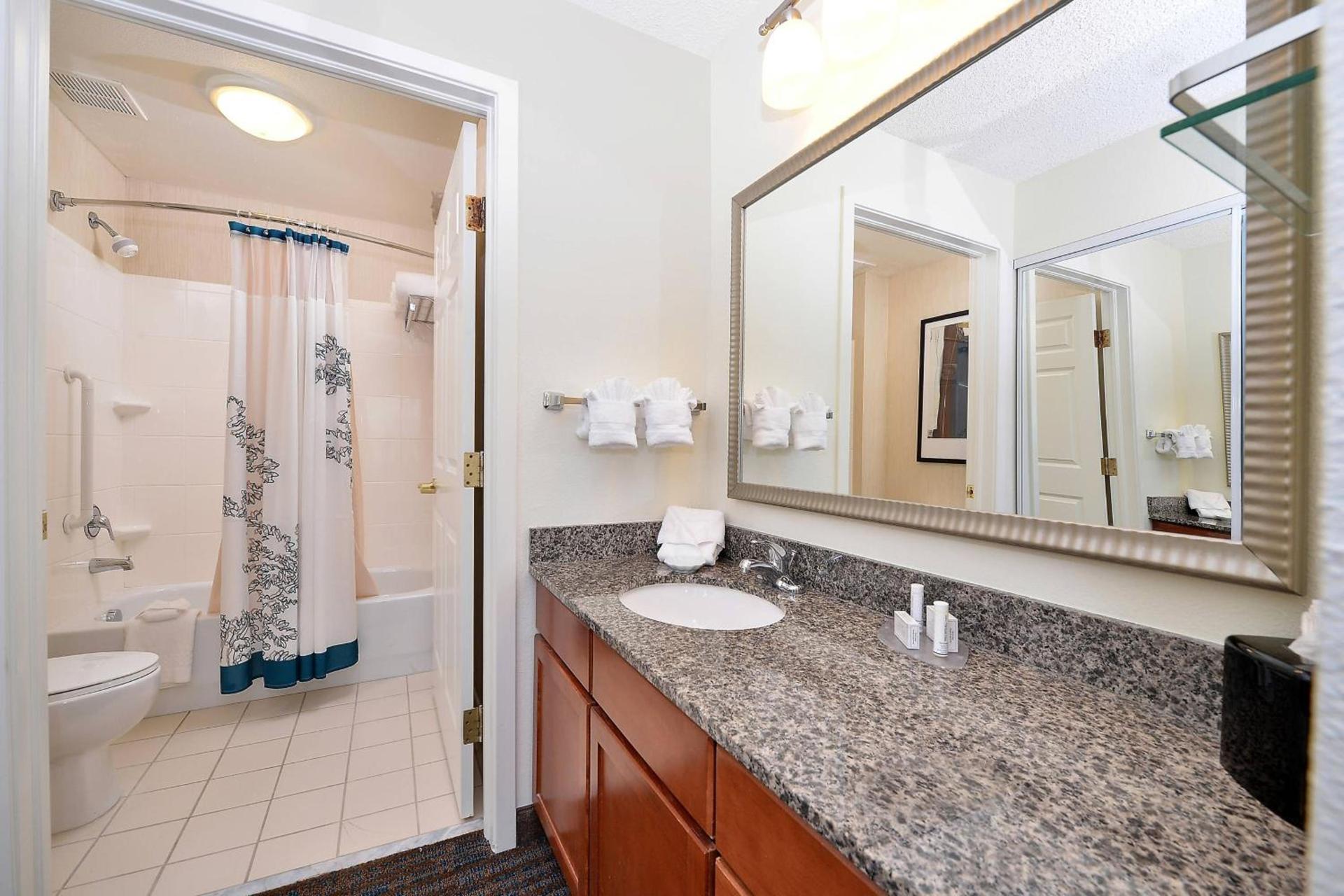 Residence Inn by Marriott Denver Airport at Gateway Park photo 8