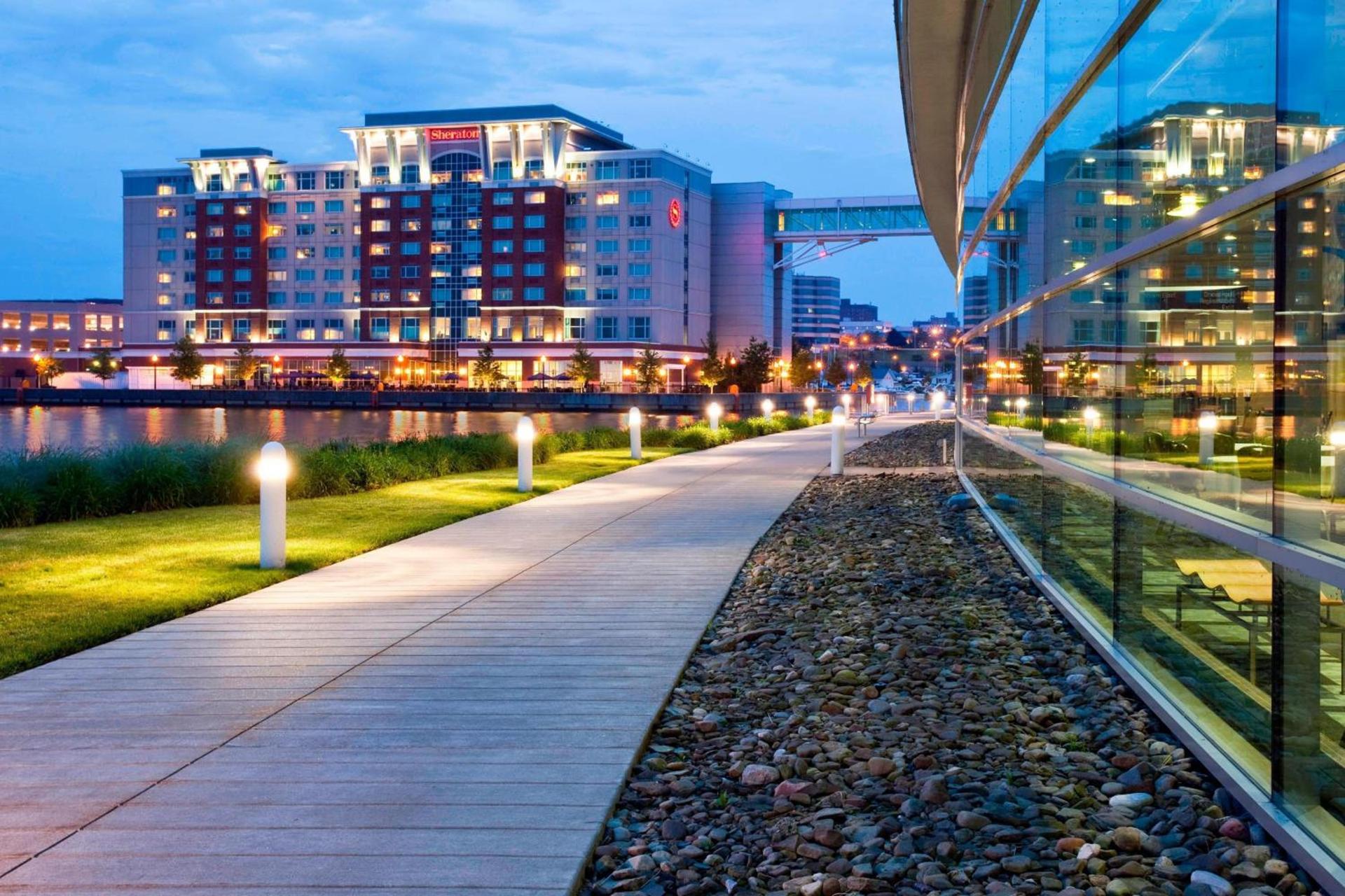 Sheraton Erie Bayfront Hotel photo 5