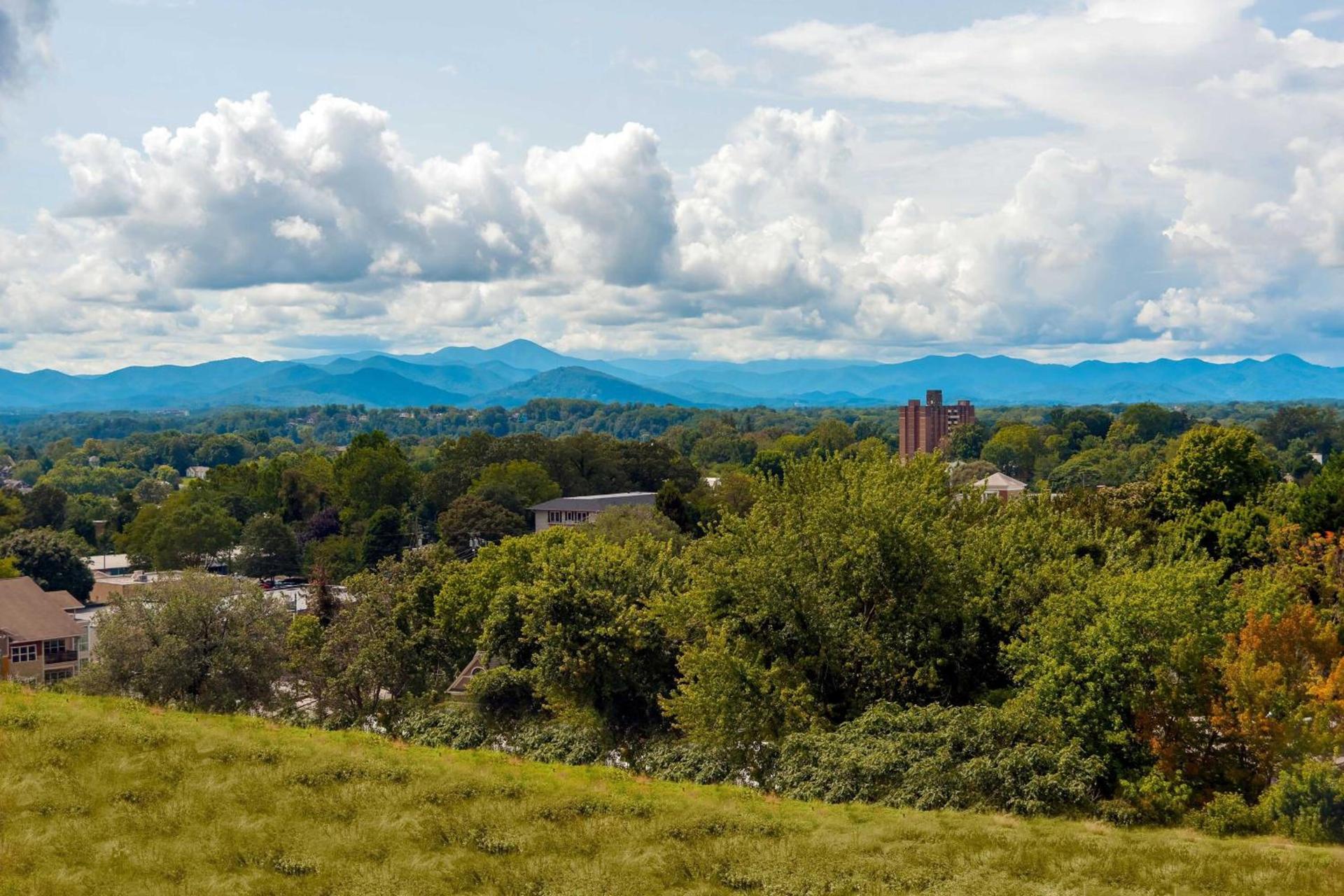 Aloft by Marriott Asheville Downtown photo 2