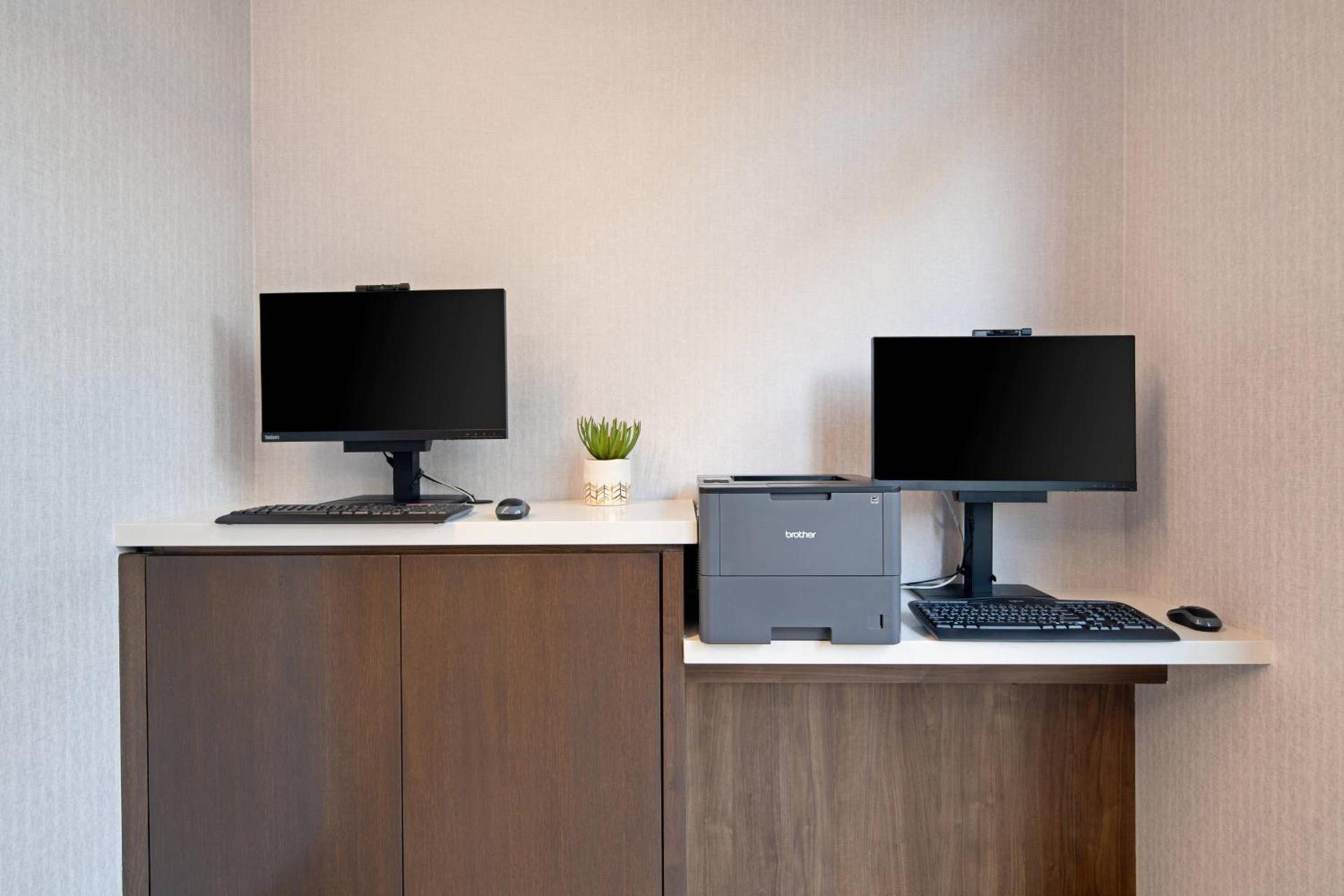 SpringHill Suites by Marriott Valencia photo 19