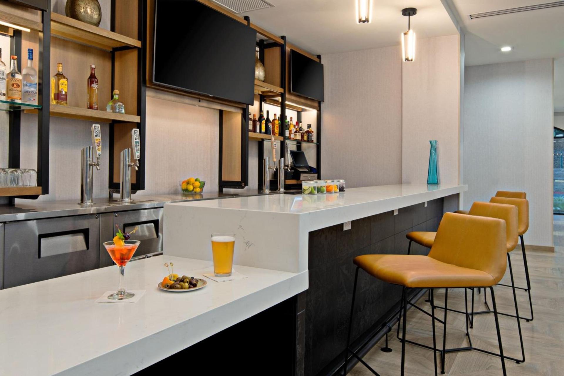 SpringHill Suites by Marriott Valencia photo 25