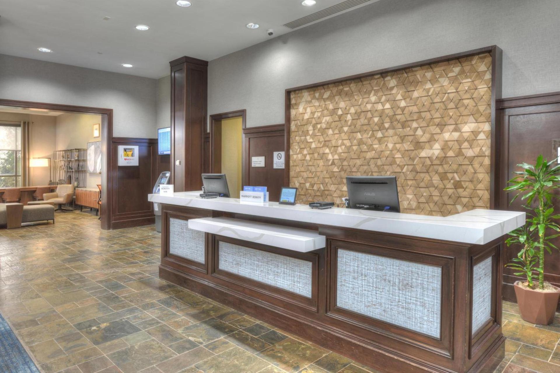 Sheraton Baltimore Washington Airport - BWI photo 13