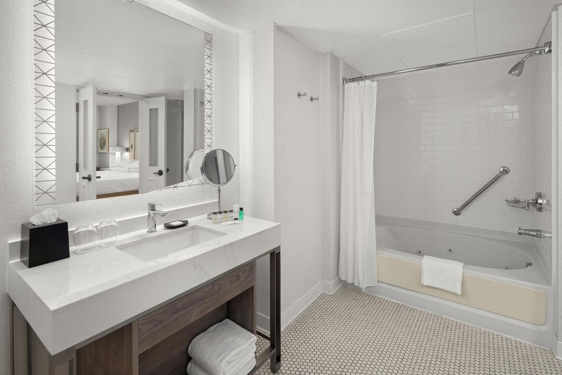 Sheraton Duluth Hotel photo 27
