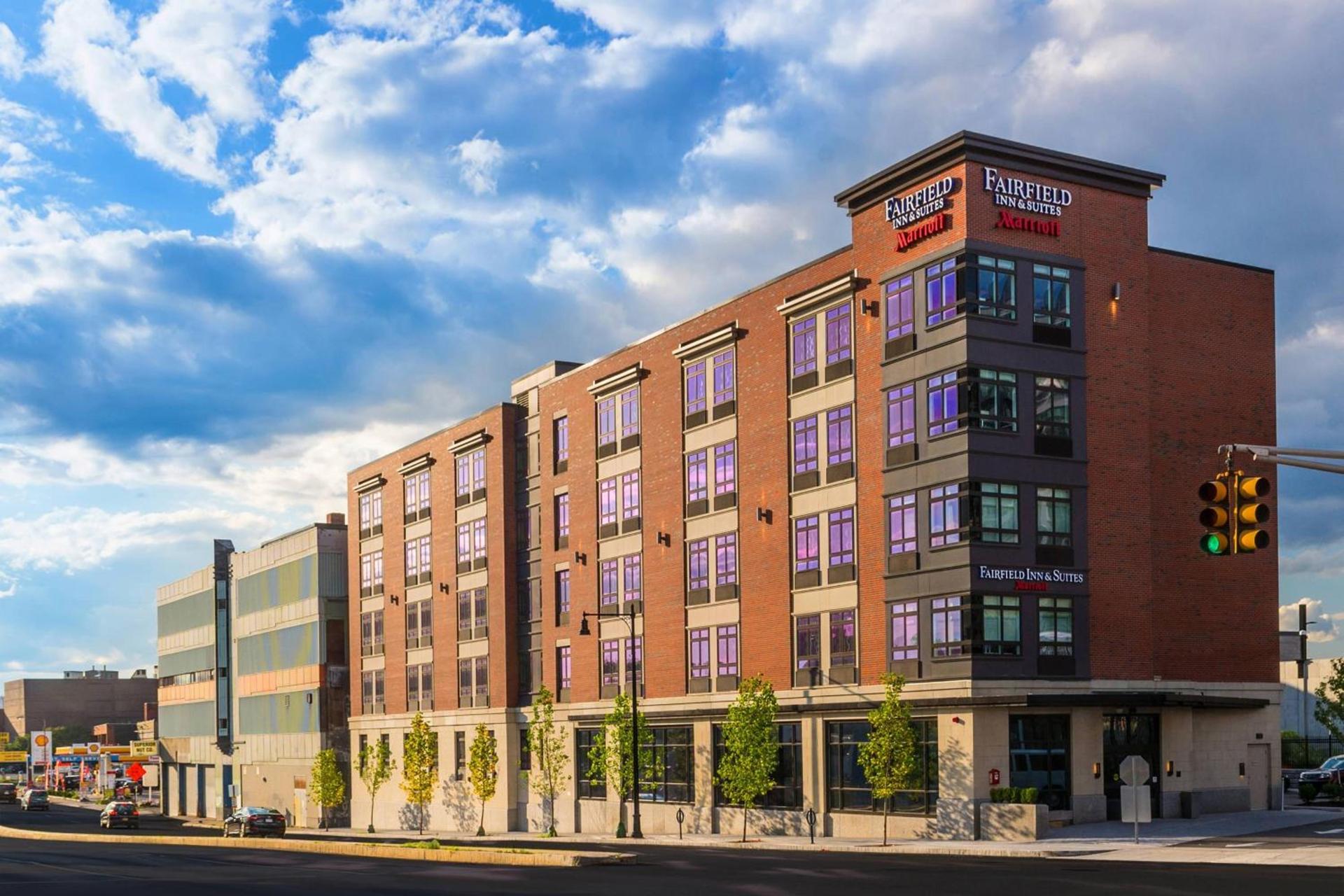 Fairfield Inn & Suites by Marriott Boston Cambridge photo 1