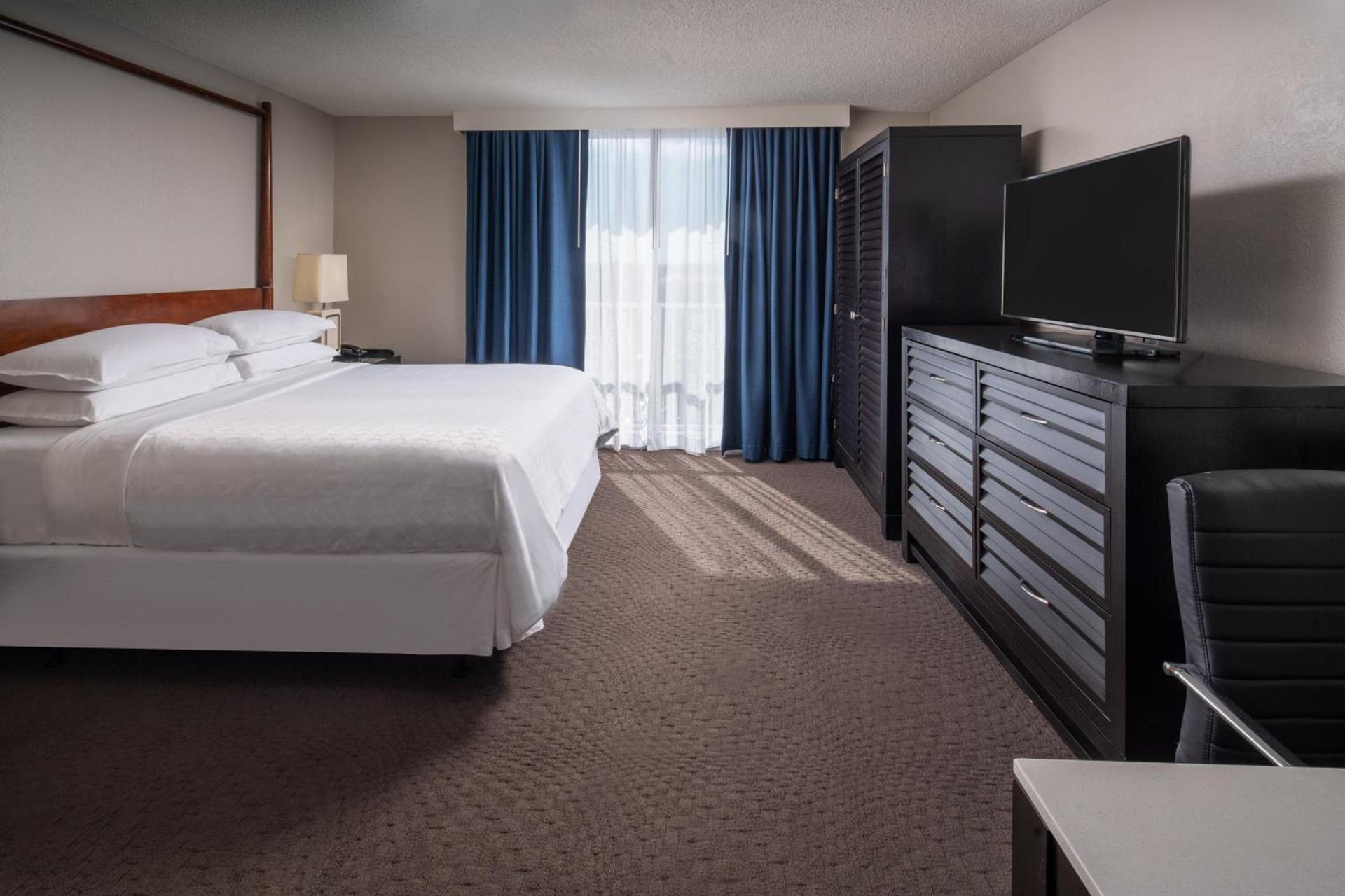 Sheraton Suites Fort Lauderdale at Cypress Creek photo 10