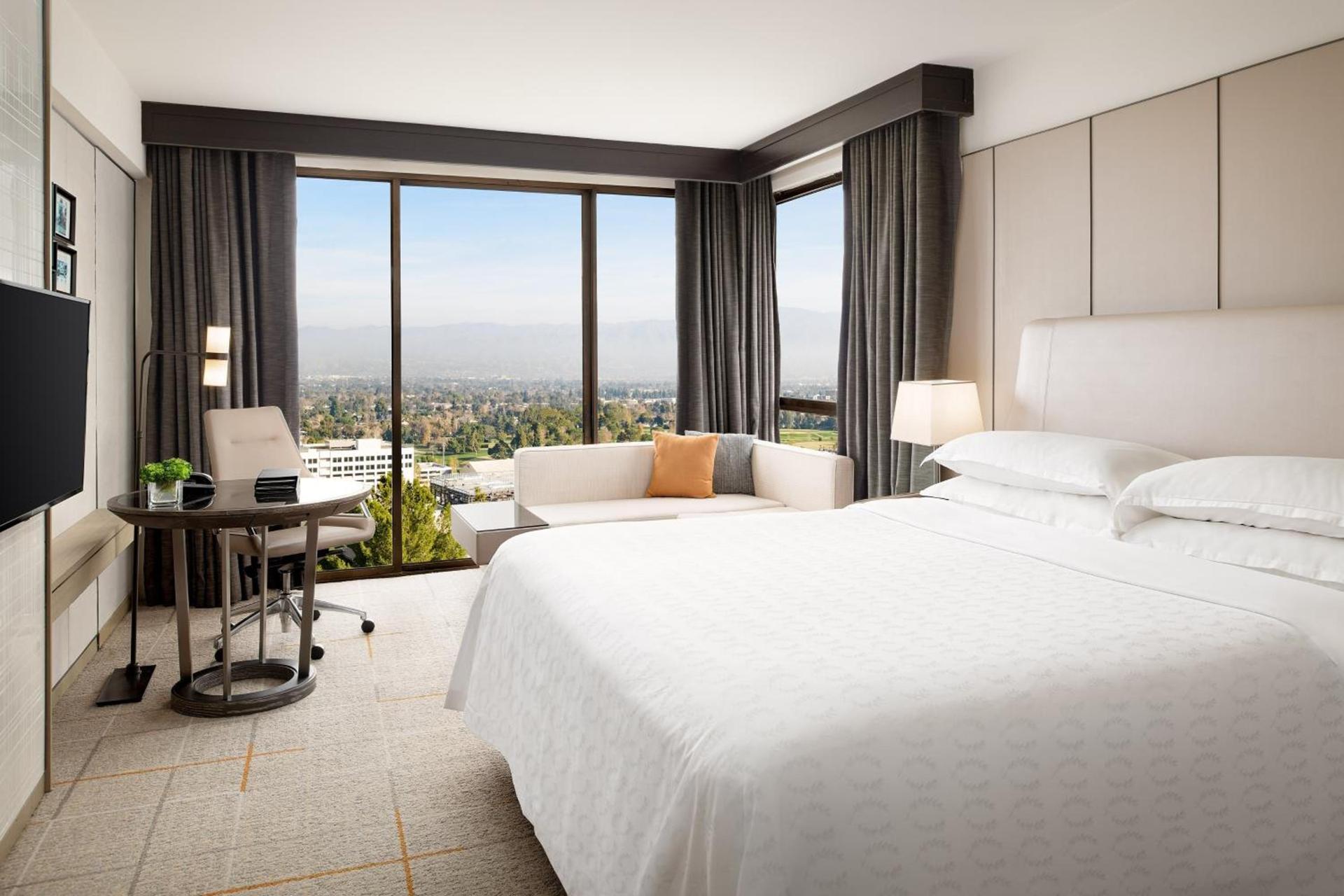Sheraton Universal photo 17