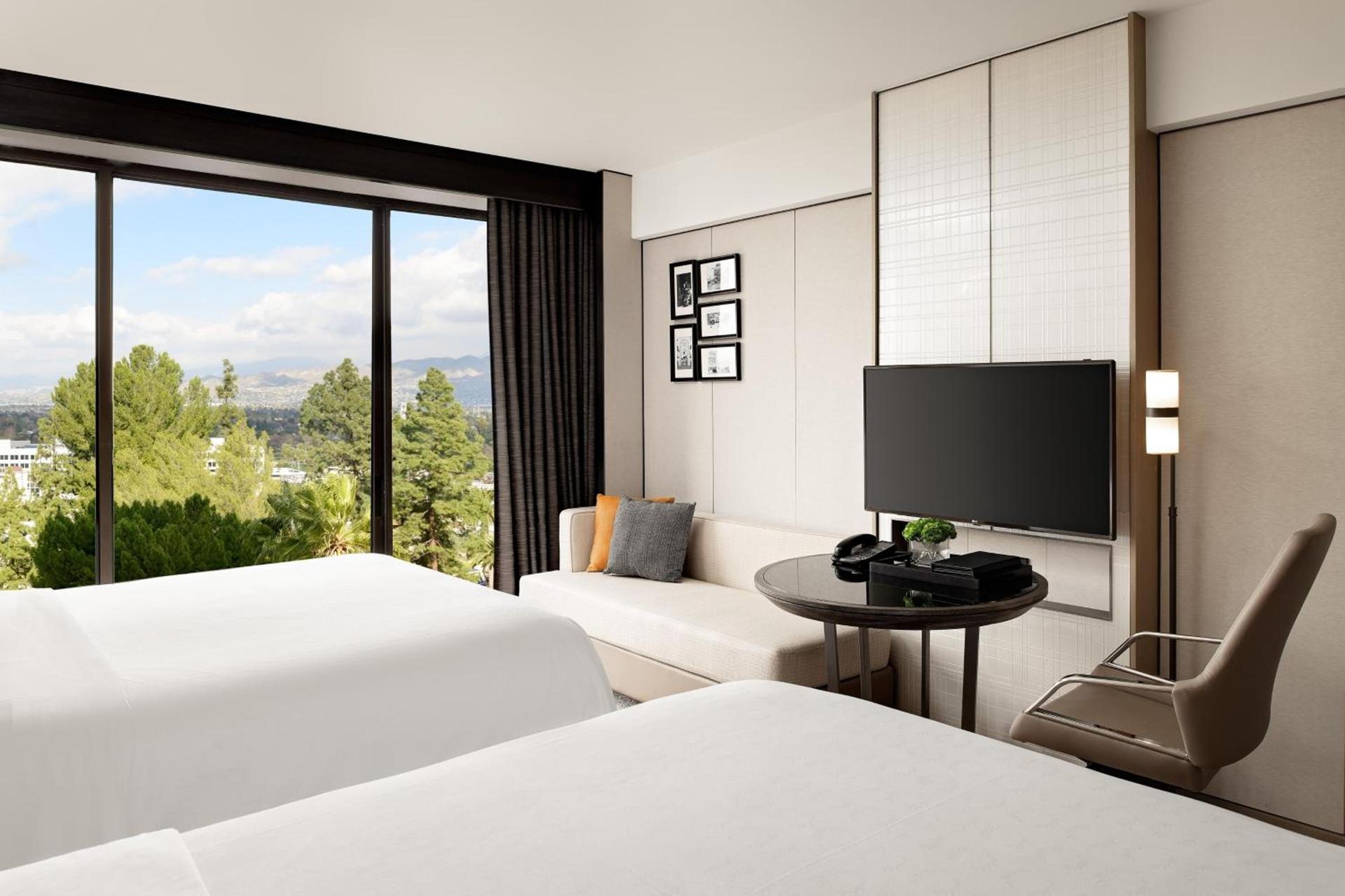 Sheraton Universal photo 20