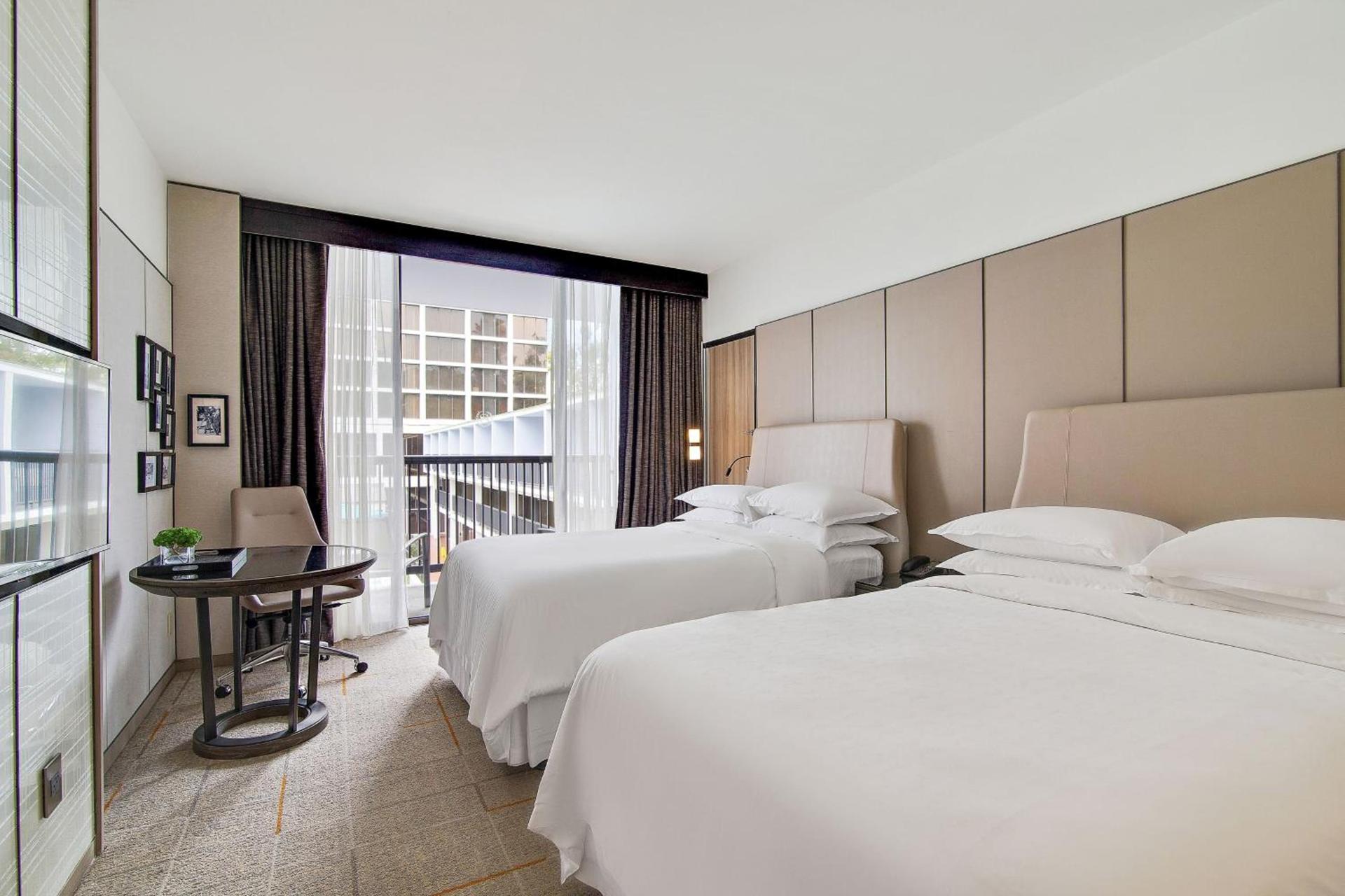 Sheraton Universal photo 23