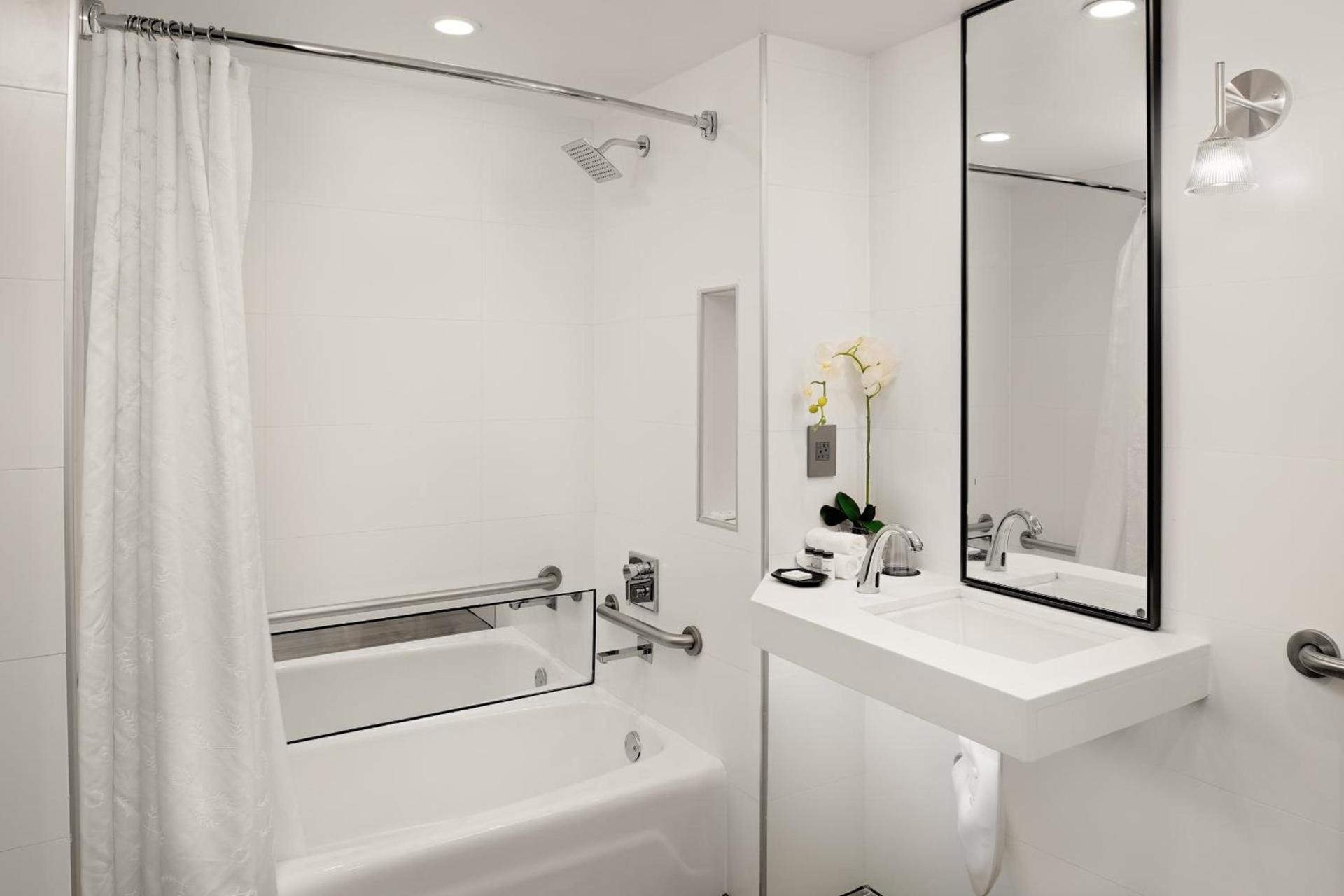 Sheraton Universal photo 35