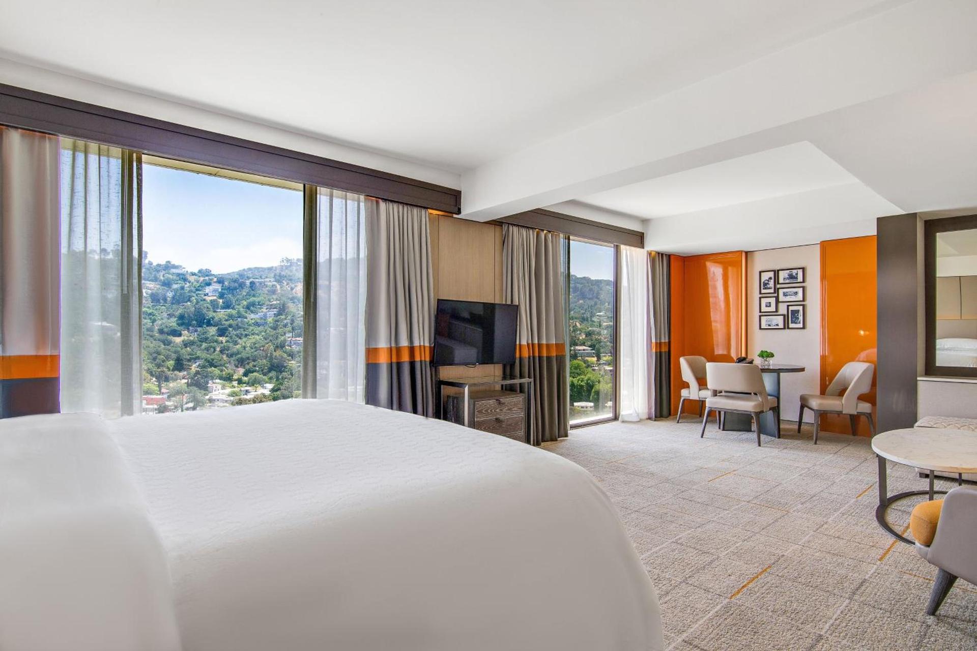 Sheraton Universal photo 42