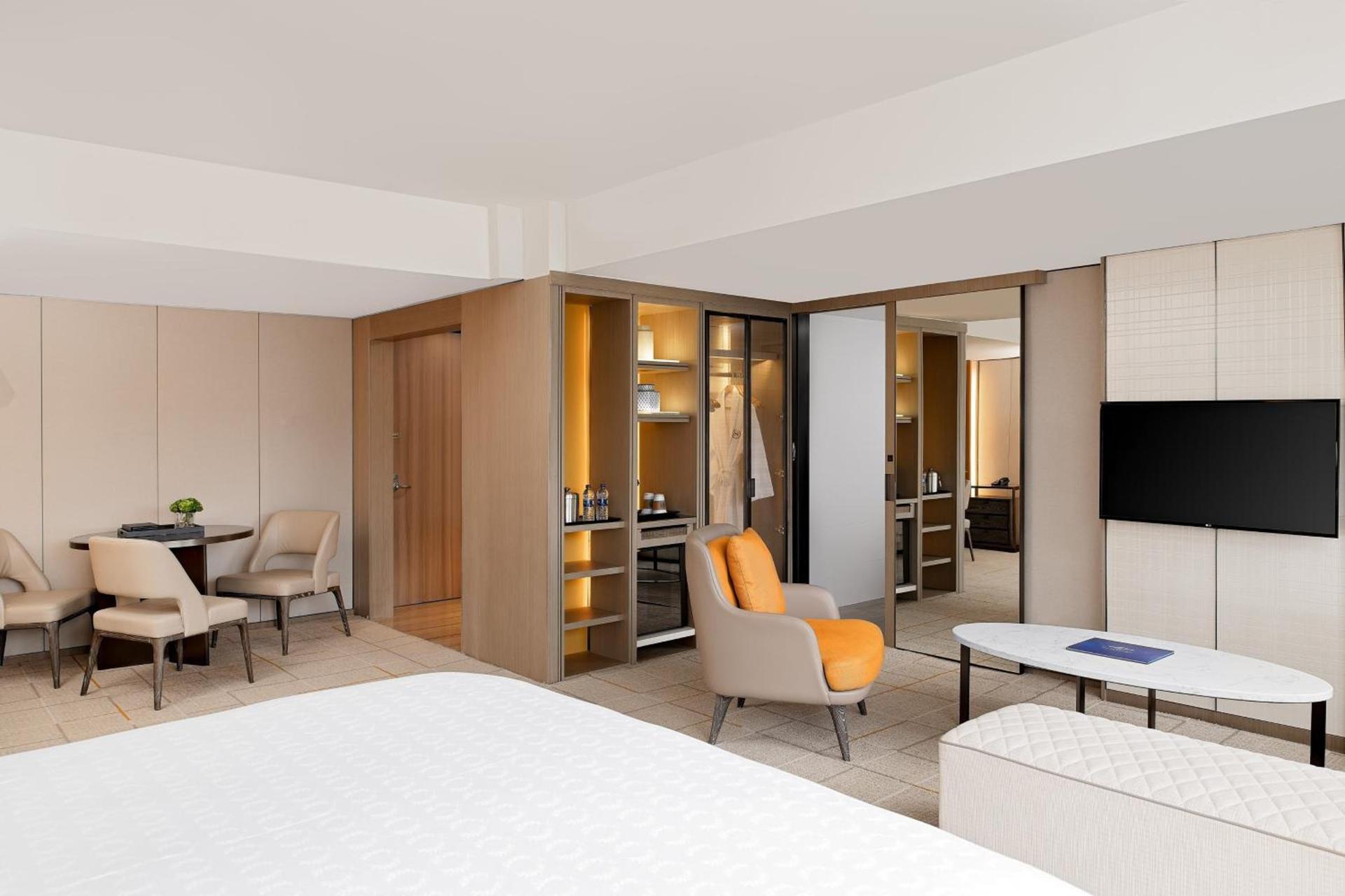 Sheraton Universal photo 44