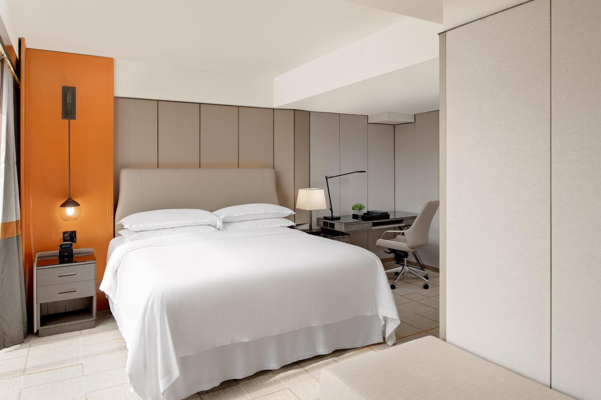 Sheraton Universal photo 49