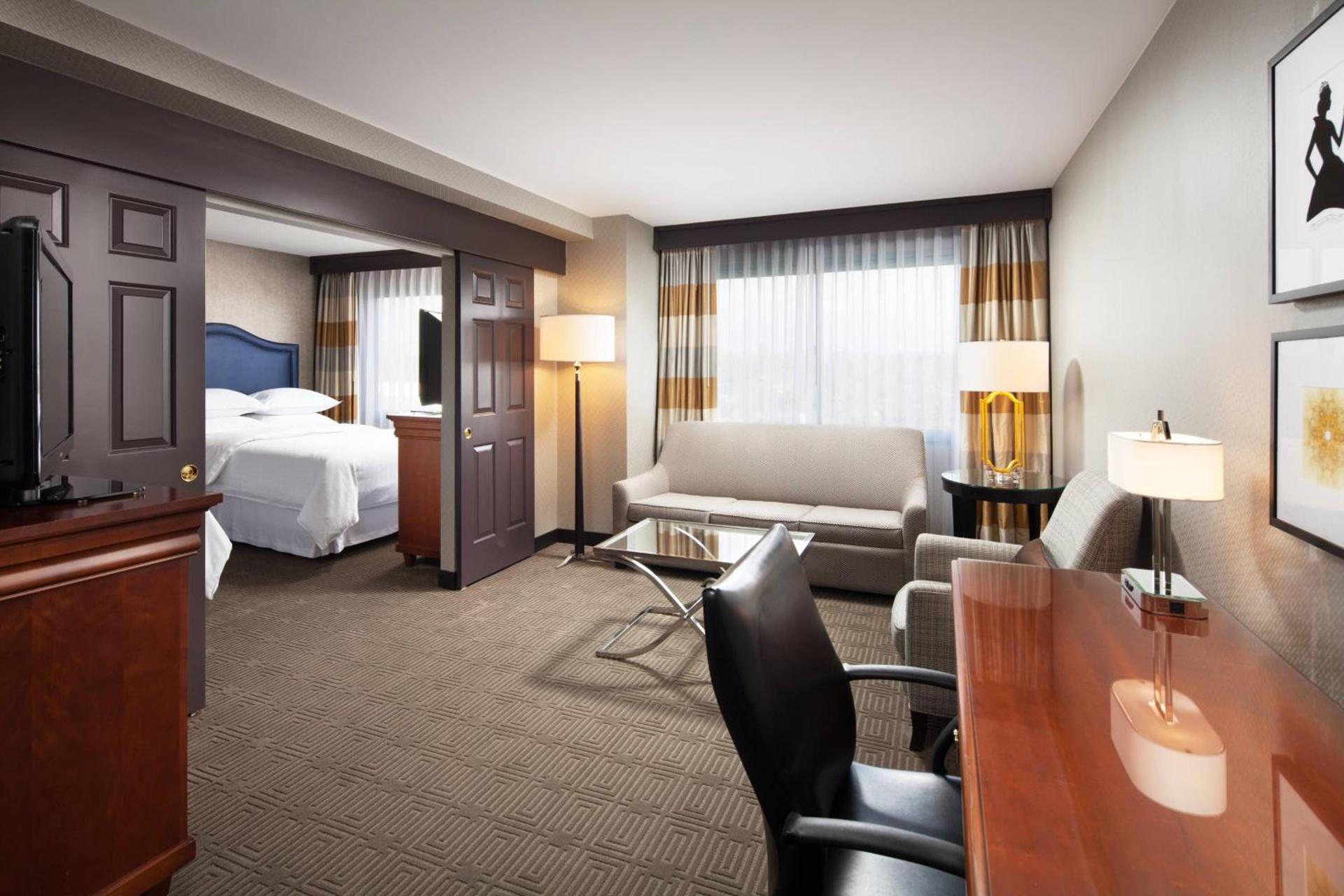 Sheraton Fairplex Suites & Conference Center photo 7