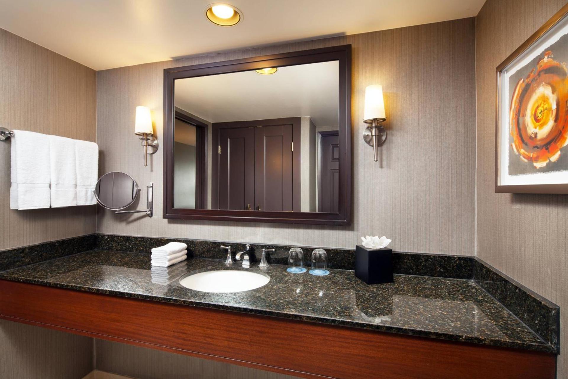 Sheraton Fairplex Suites & Conference Center photo 10
