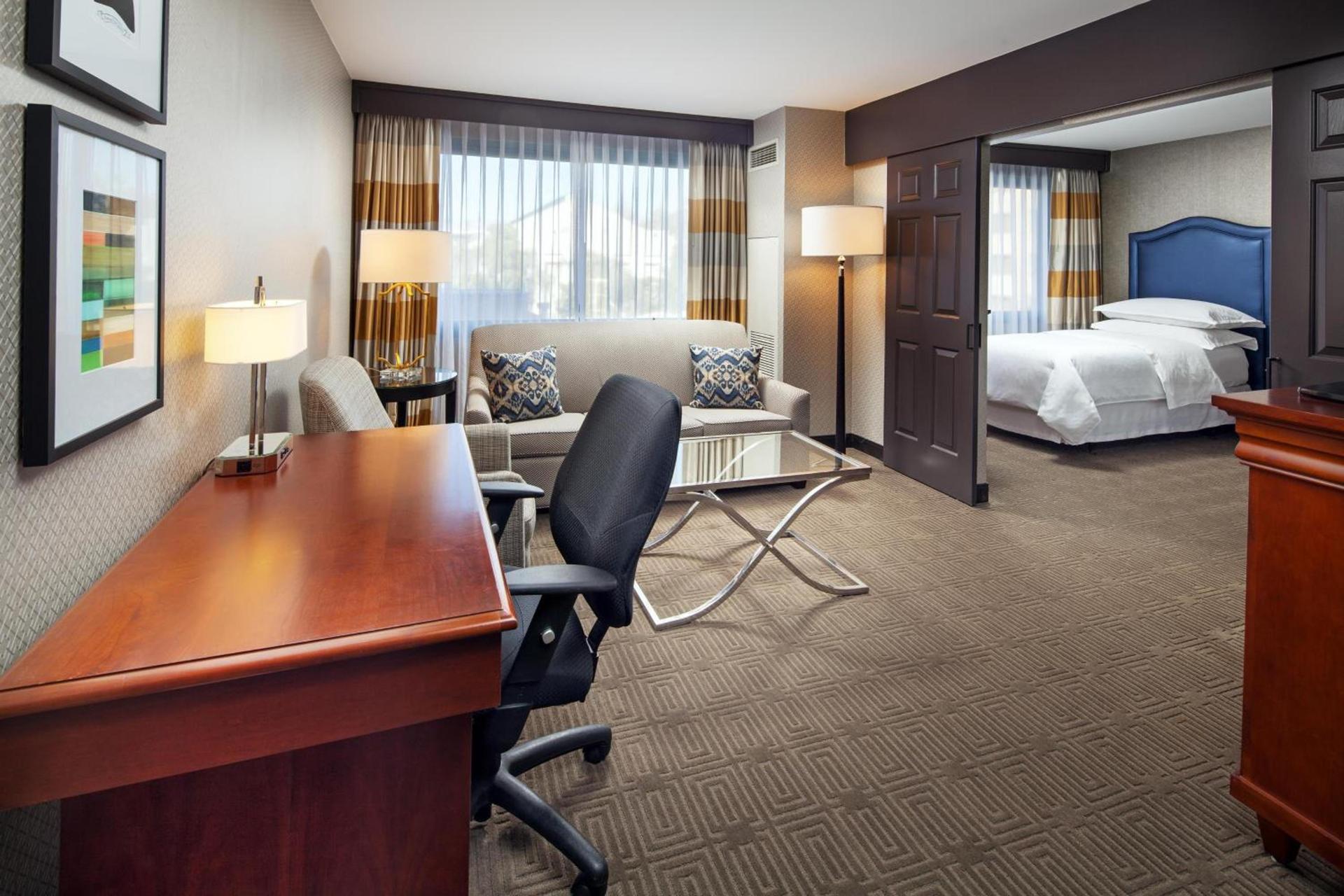 Sheraton Fairplex Suites & Conference Center photo 6