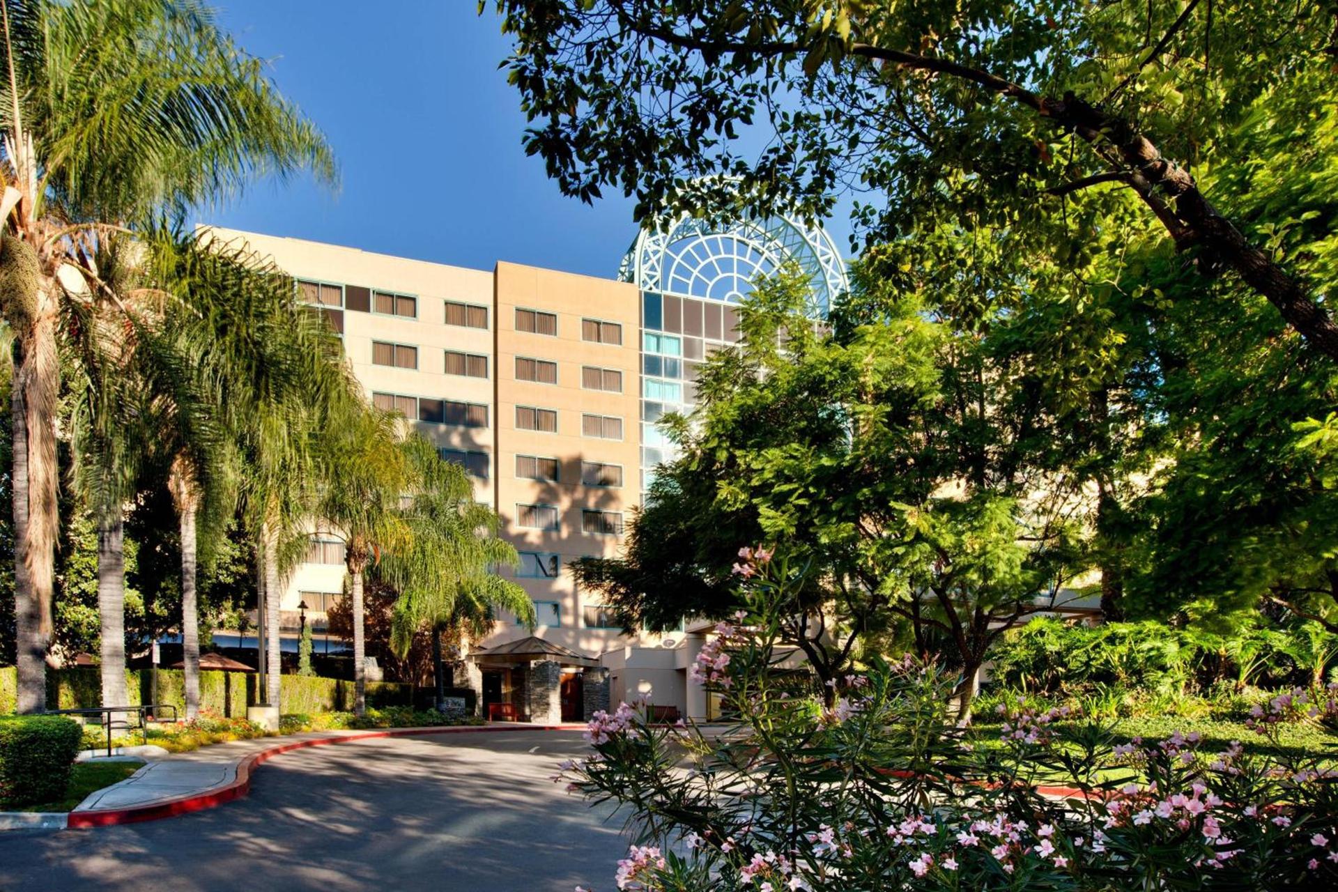 Sheraton Fairplex Suites & Conference Center photo 3
