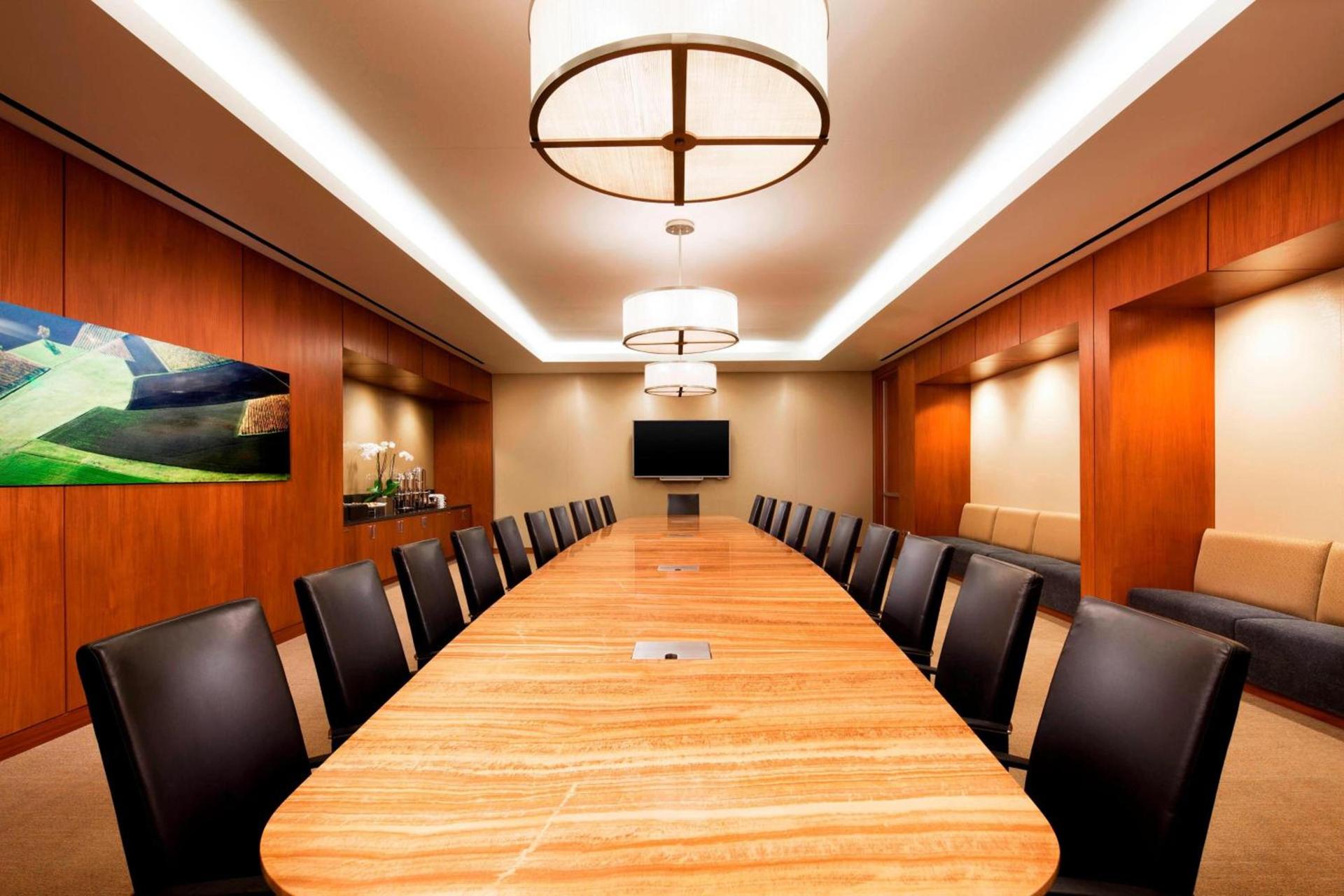 Sheraton Fairplex Suites & Conference Center photo 20