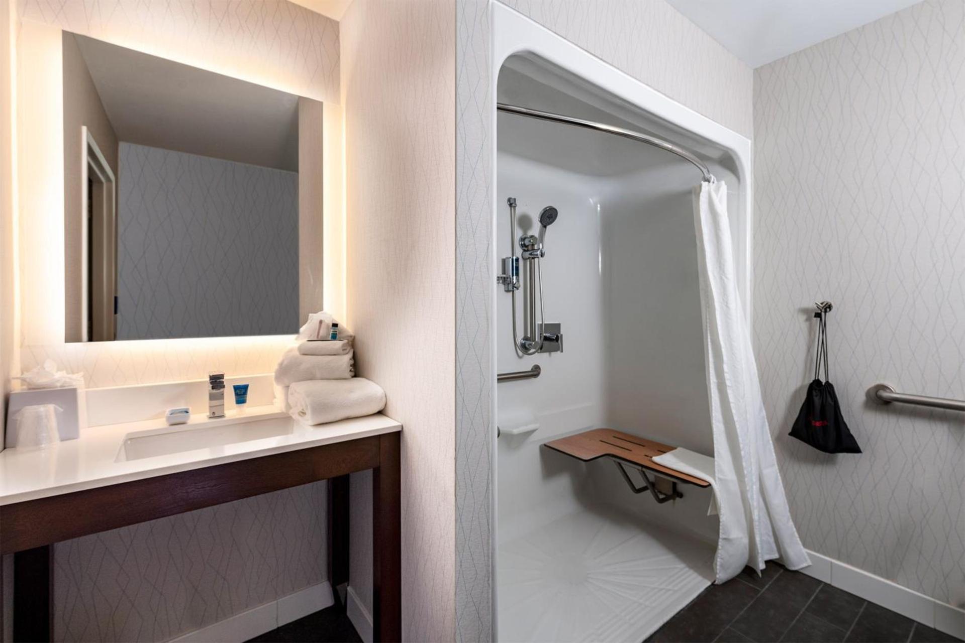 Radisson Hotel Fairview Heights - St Louis photo 41
