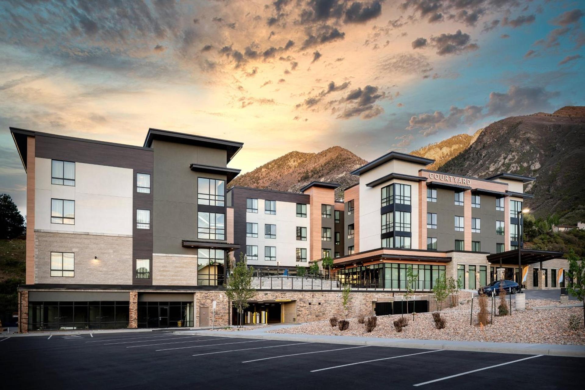 Courtyard by Marriott Salt Lake City Cottonwood photo 1