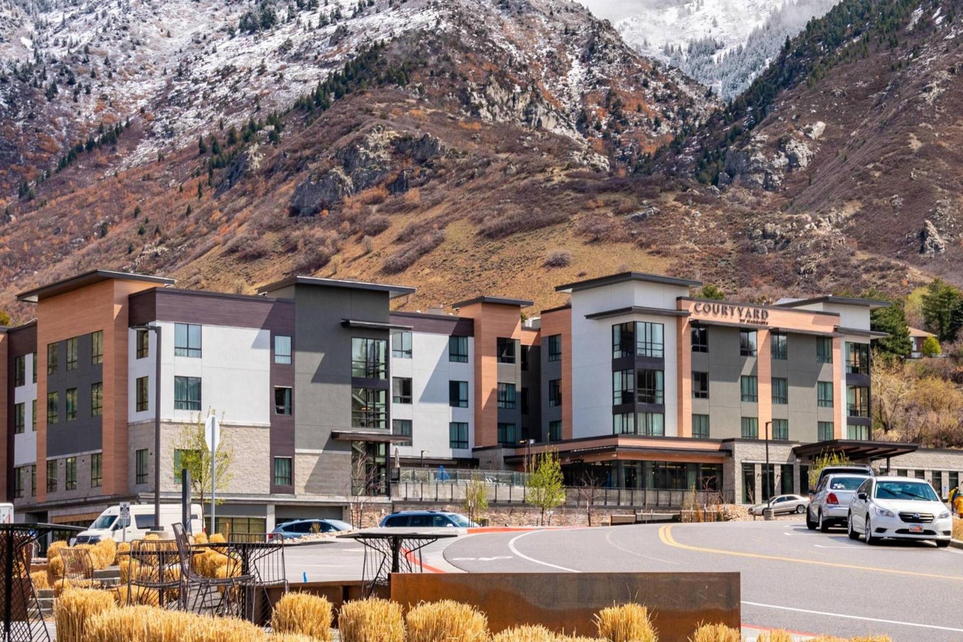 Courtyard by Marriott Salt Lake City Cottonwood photo 2
