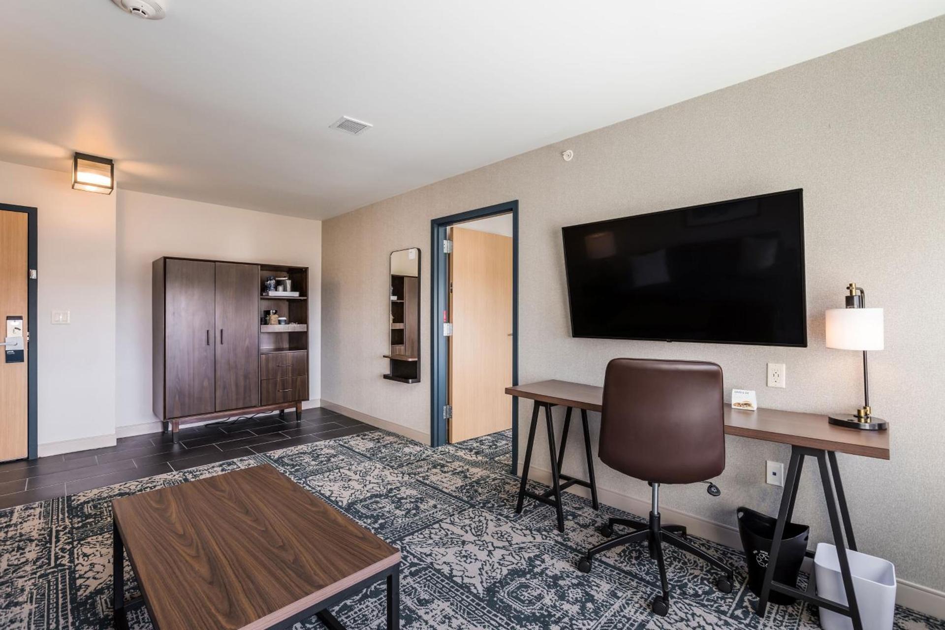Four Points by Sheraton Elkhart photo 29