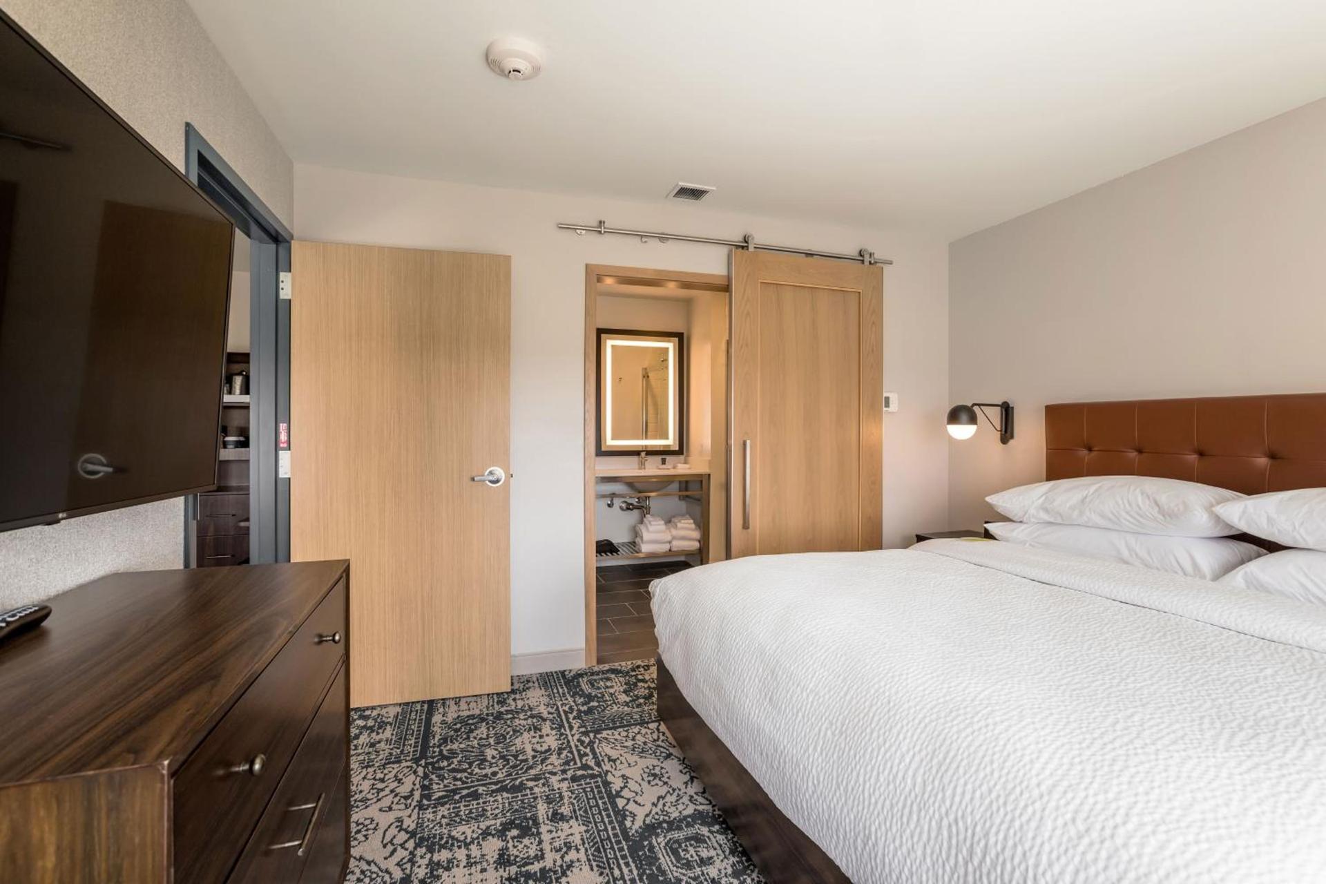Four Points by Sheraton Elkhart photo 26