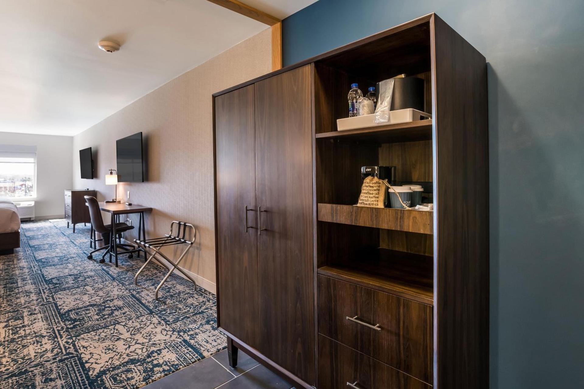 Four Points by Sheraton Elkhart photo 32