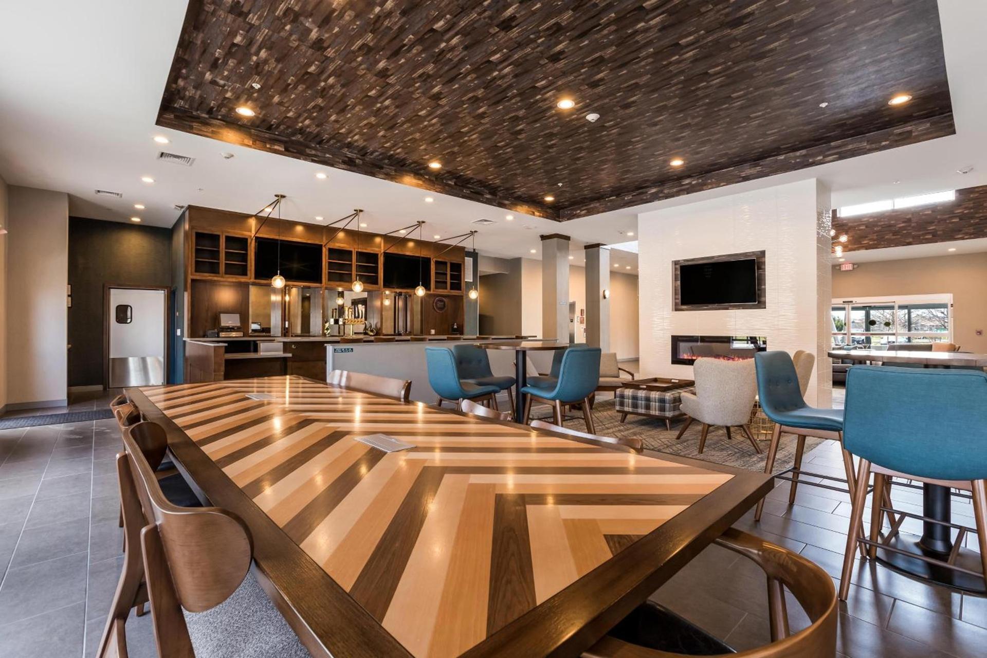Four Points by Sheraton Elkhart photo 48