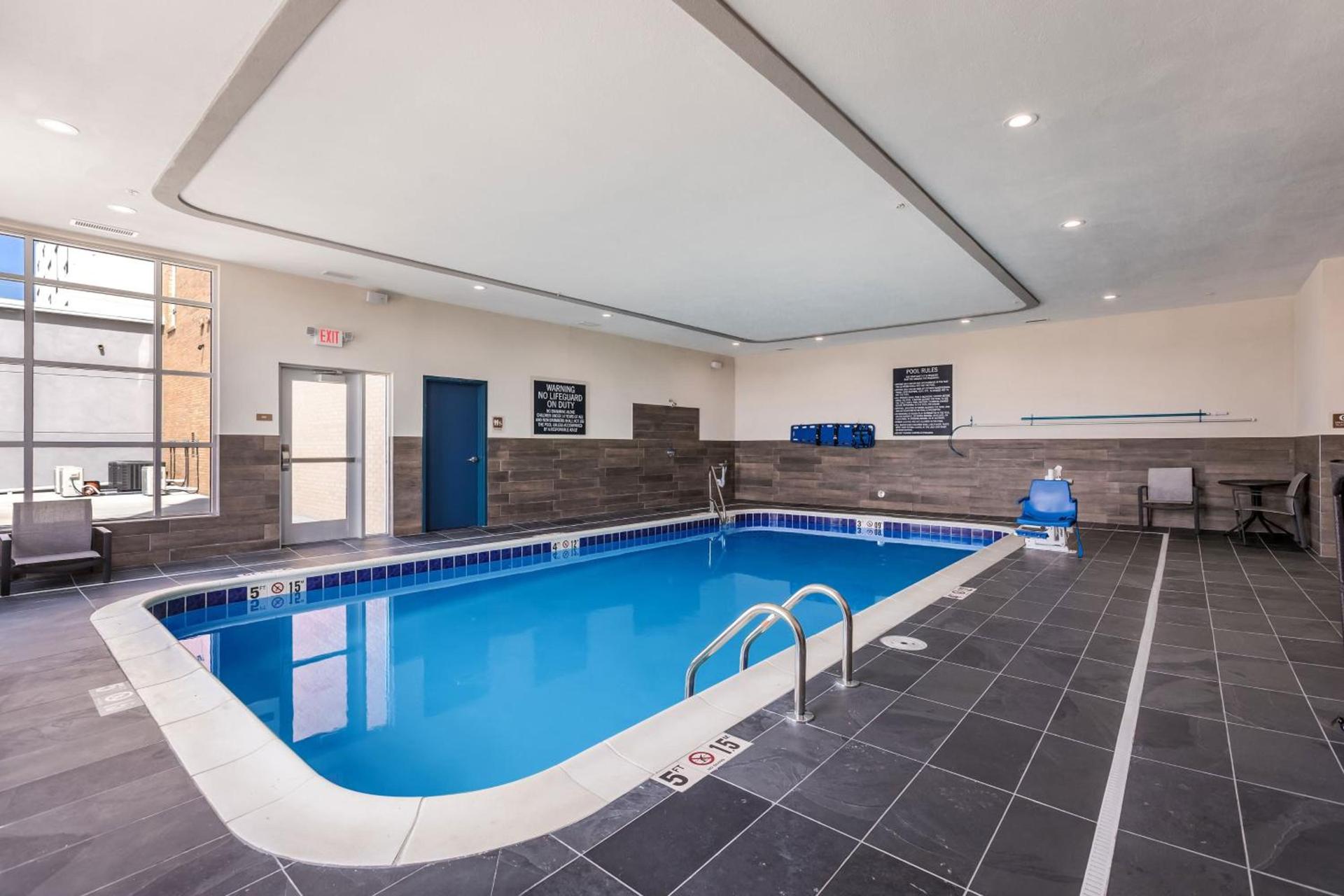Four Points by Sheraton Elkhart photo 41