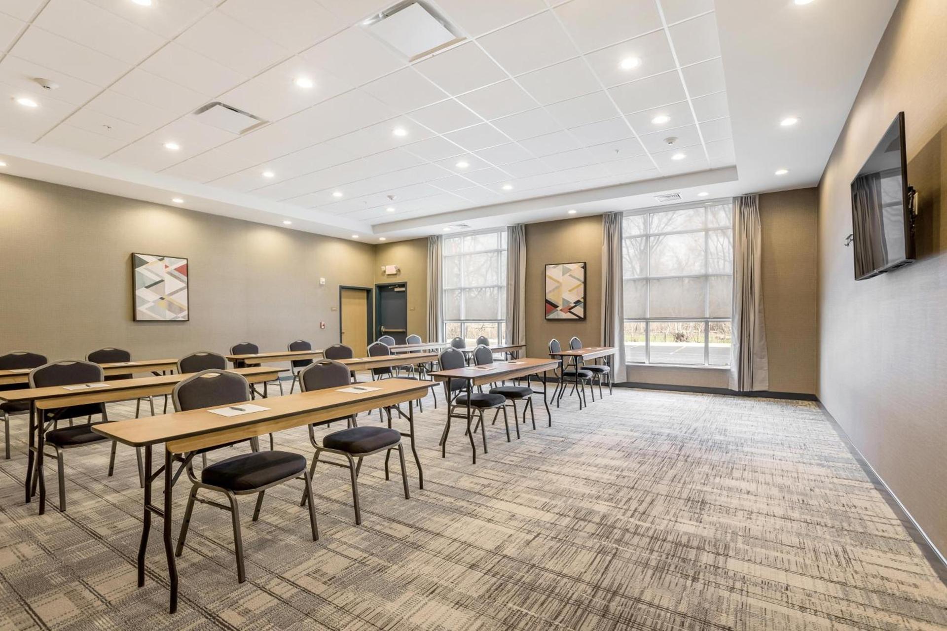 Four Points by Sheraton Elkhart photo 46