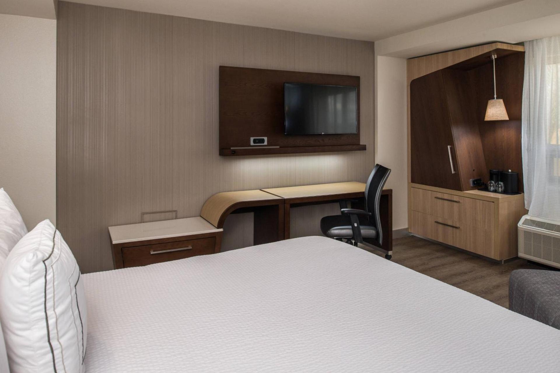 Courtyard by Marriott Temecula Murrieta photo 8