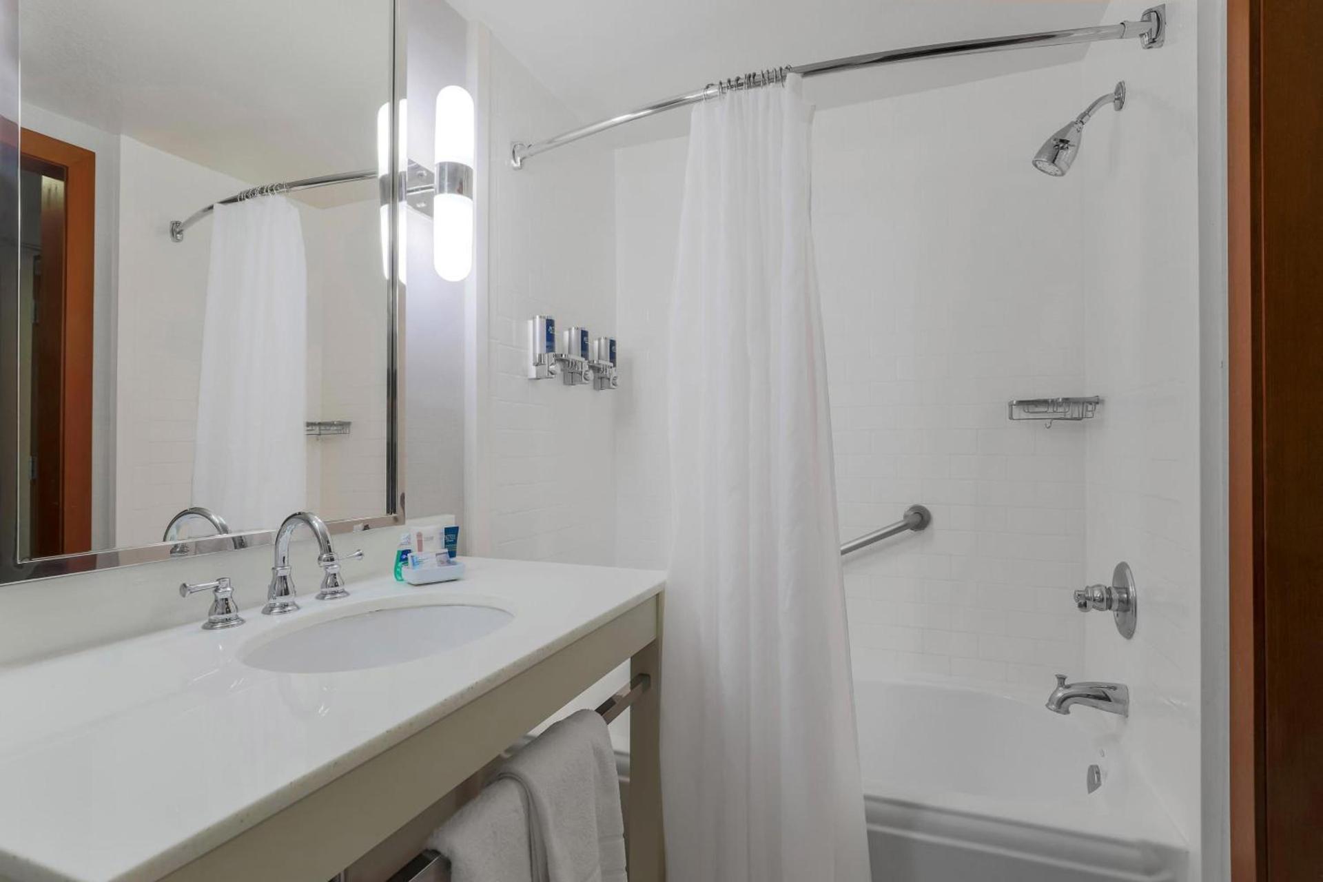 Four Points by Sheraton, Ontario-Rancho Cucamonga photo 9