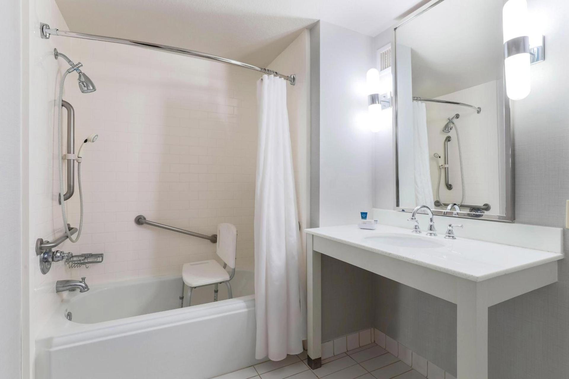 Four Points by Sheraton, Ontario-Rancho Cucamonga photo 11