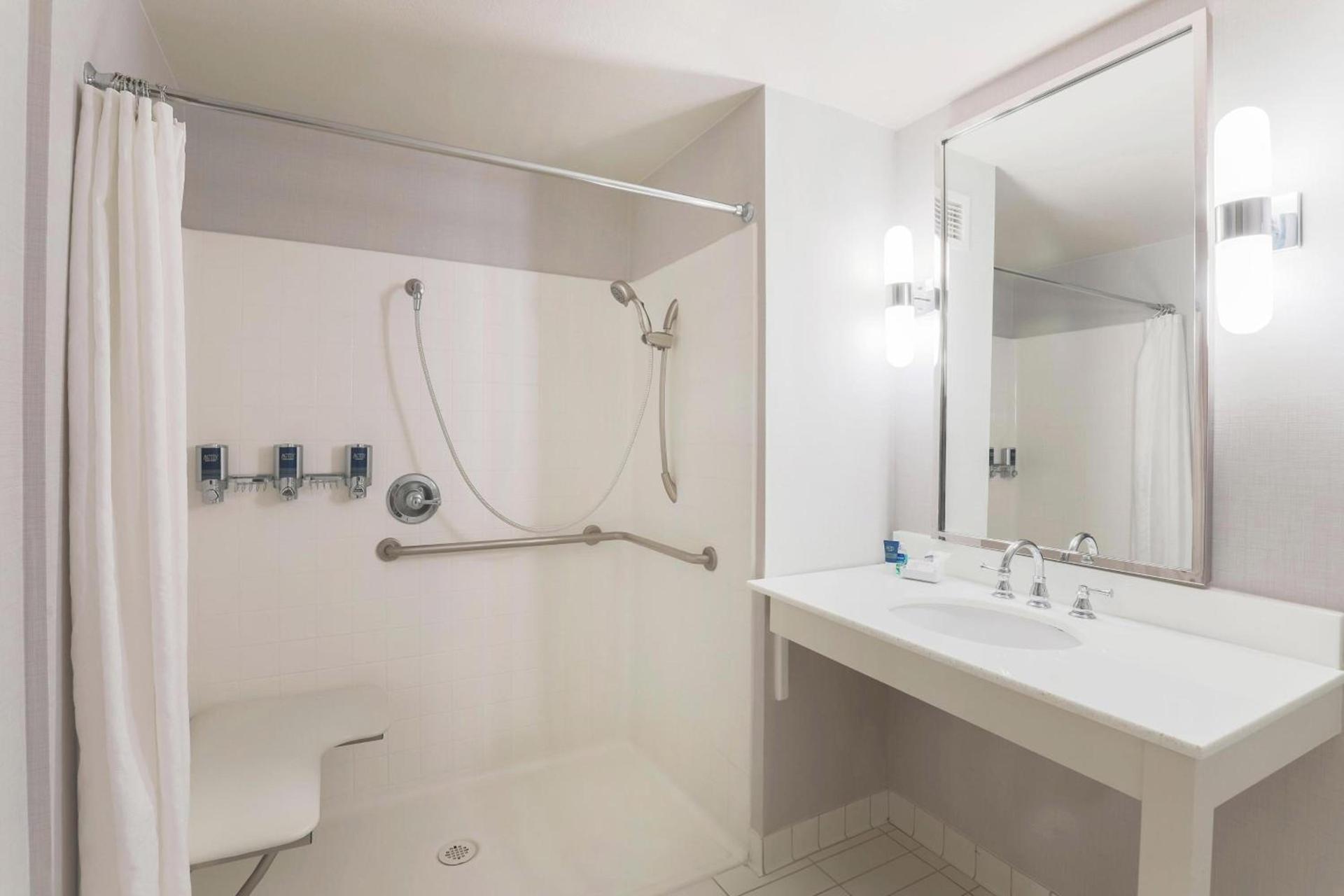 Four Points by Sheraton, Ontario-Rancho Cucamonga photo 12