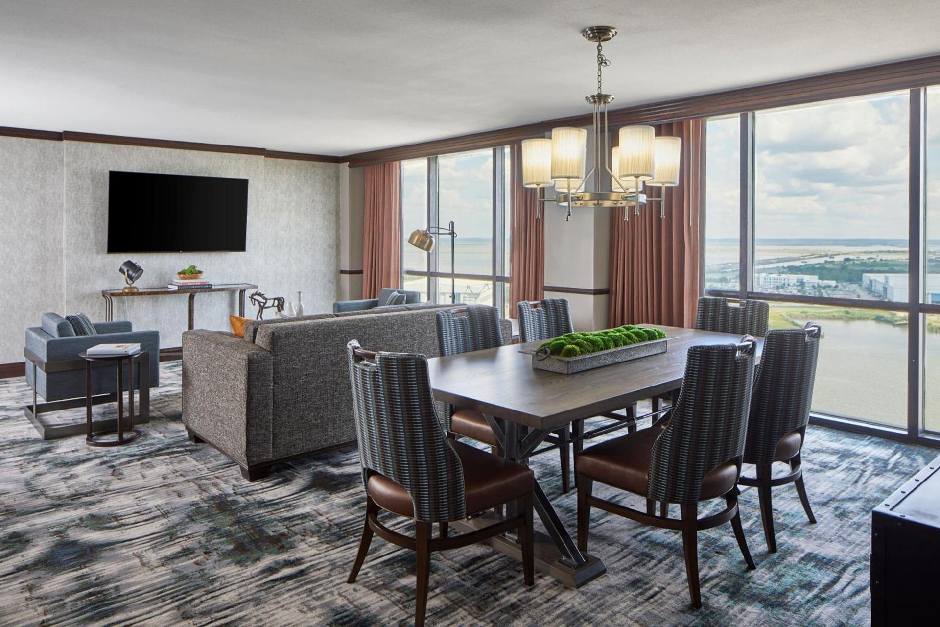 Renaissance Mobile Riverview Plaza Hotel photo 16