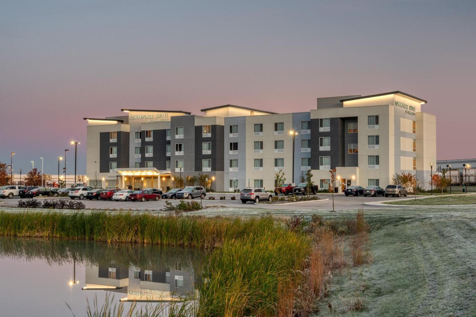 TownePlace Suites by Marriott Indianapolis Airport photo 1