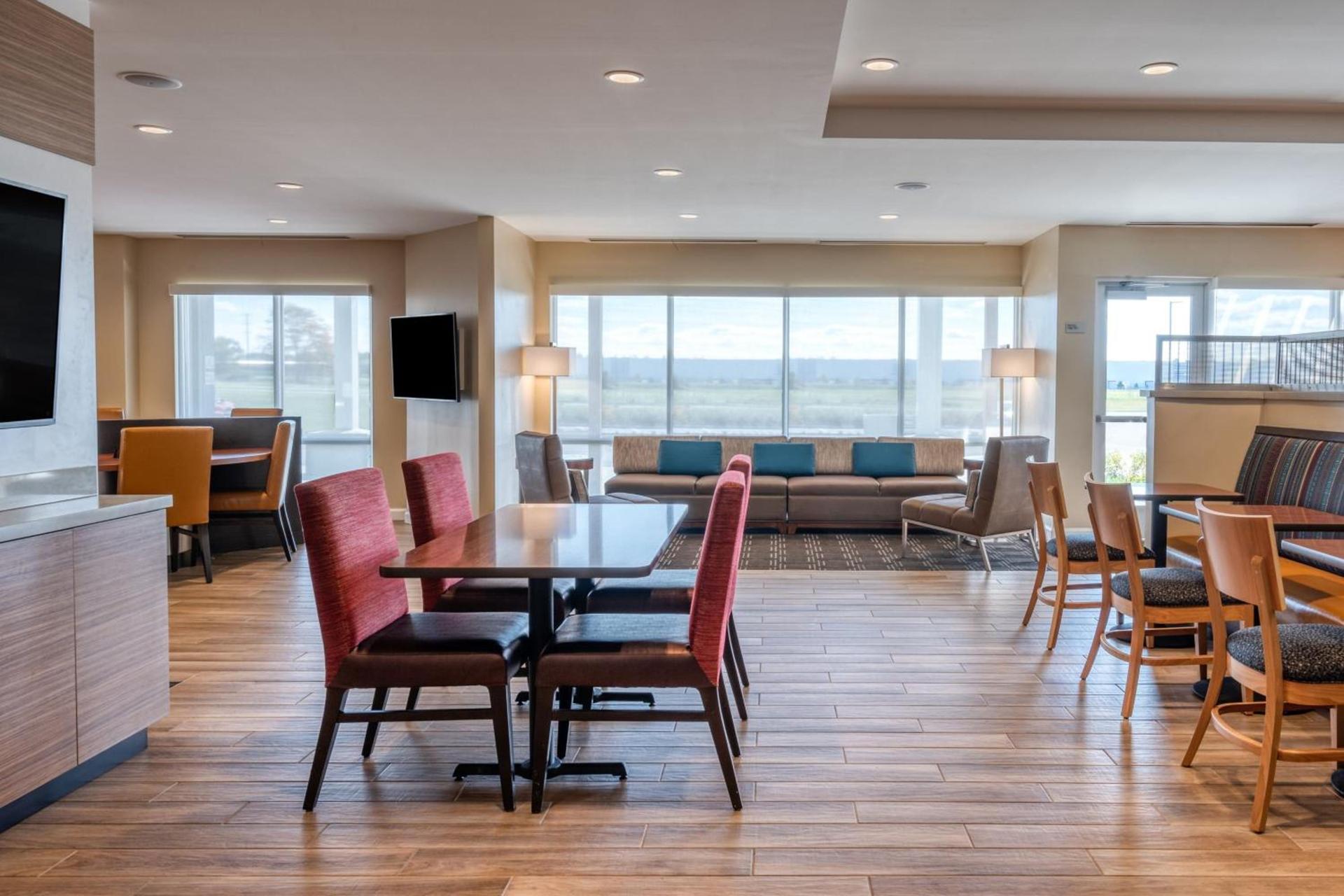 TownePlace Suites by Marriott Indianapolis Airport photo 5
