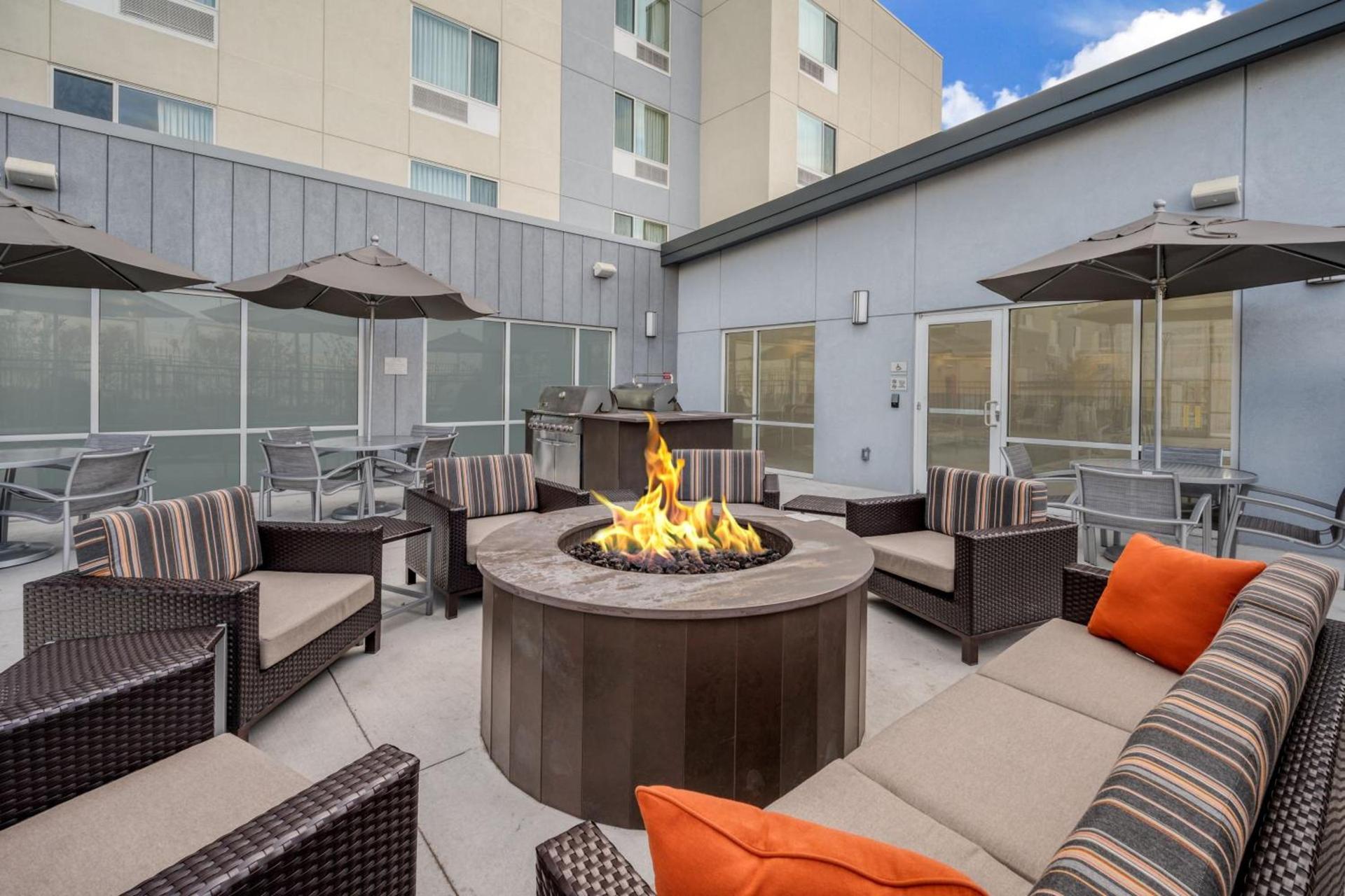 TownePlace Suites by Marriott Indianapolis Airport photo 7