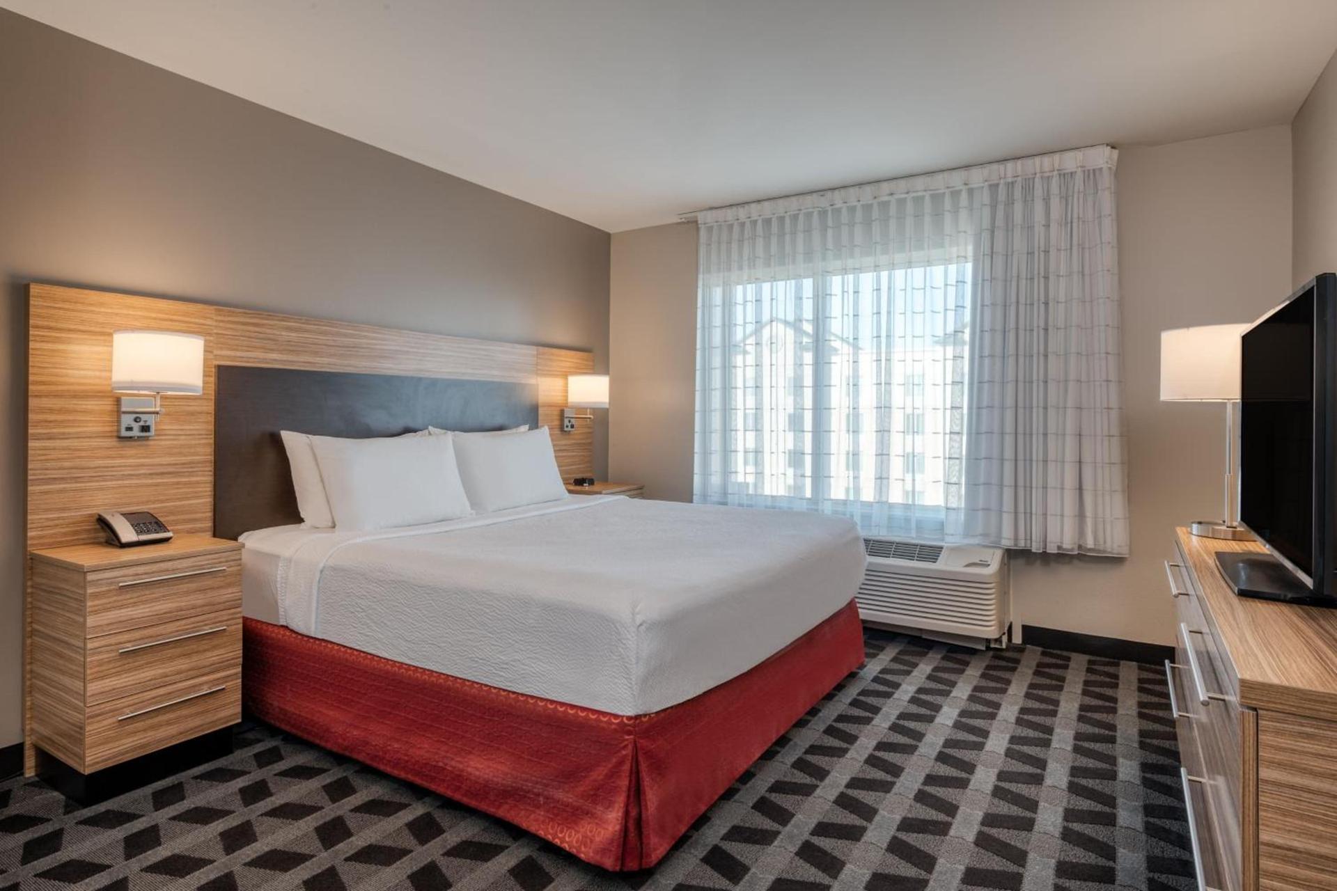 TownePlace Suites by Marriott Indianapolis Airport photo 11