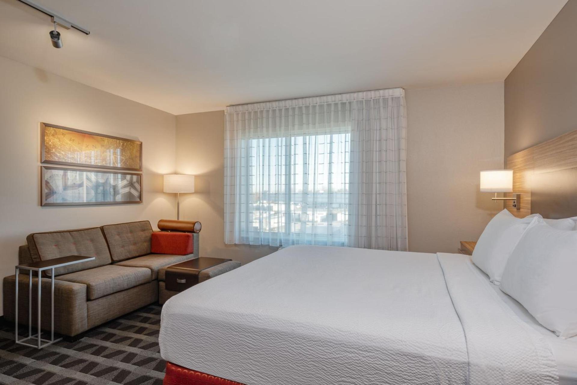 TownePlace Suites by Marriott Indianapolis Airport photo 13