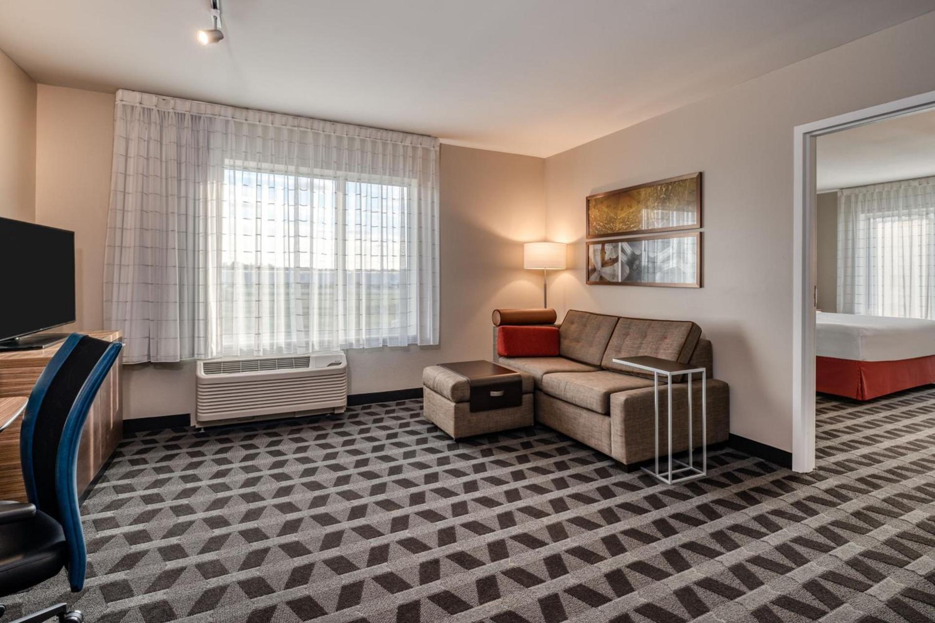 TownePlace Suites by Marriott Indianapolis Airport photo 10