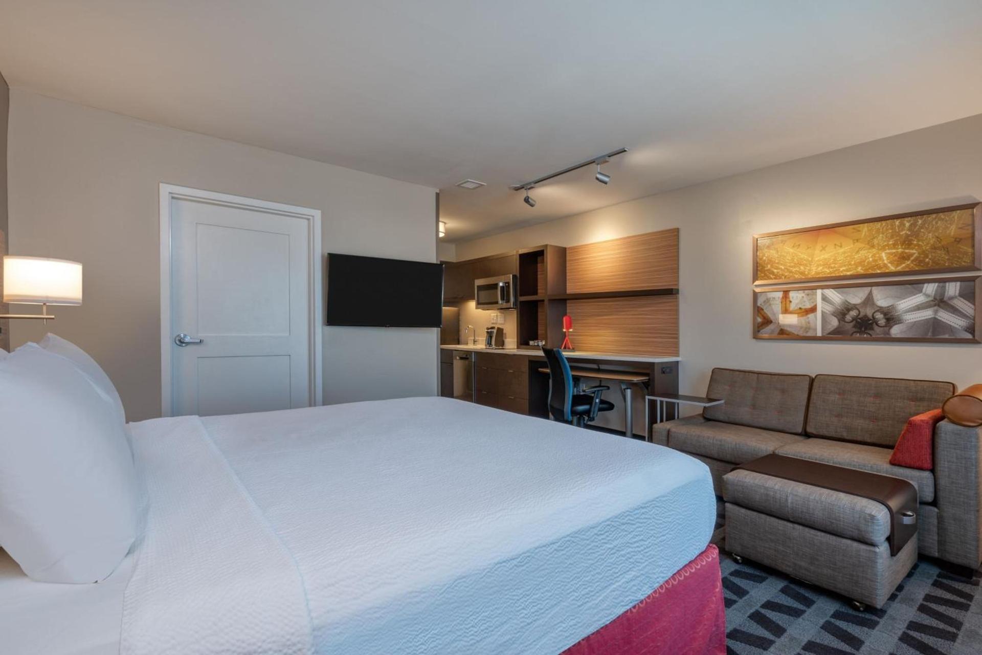 TownePlace Suites by Marriott Indianapolis Airport photo 12