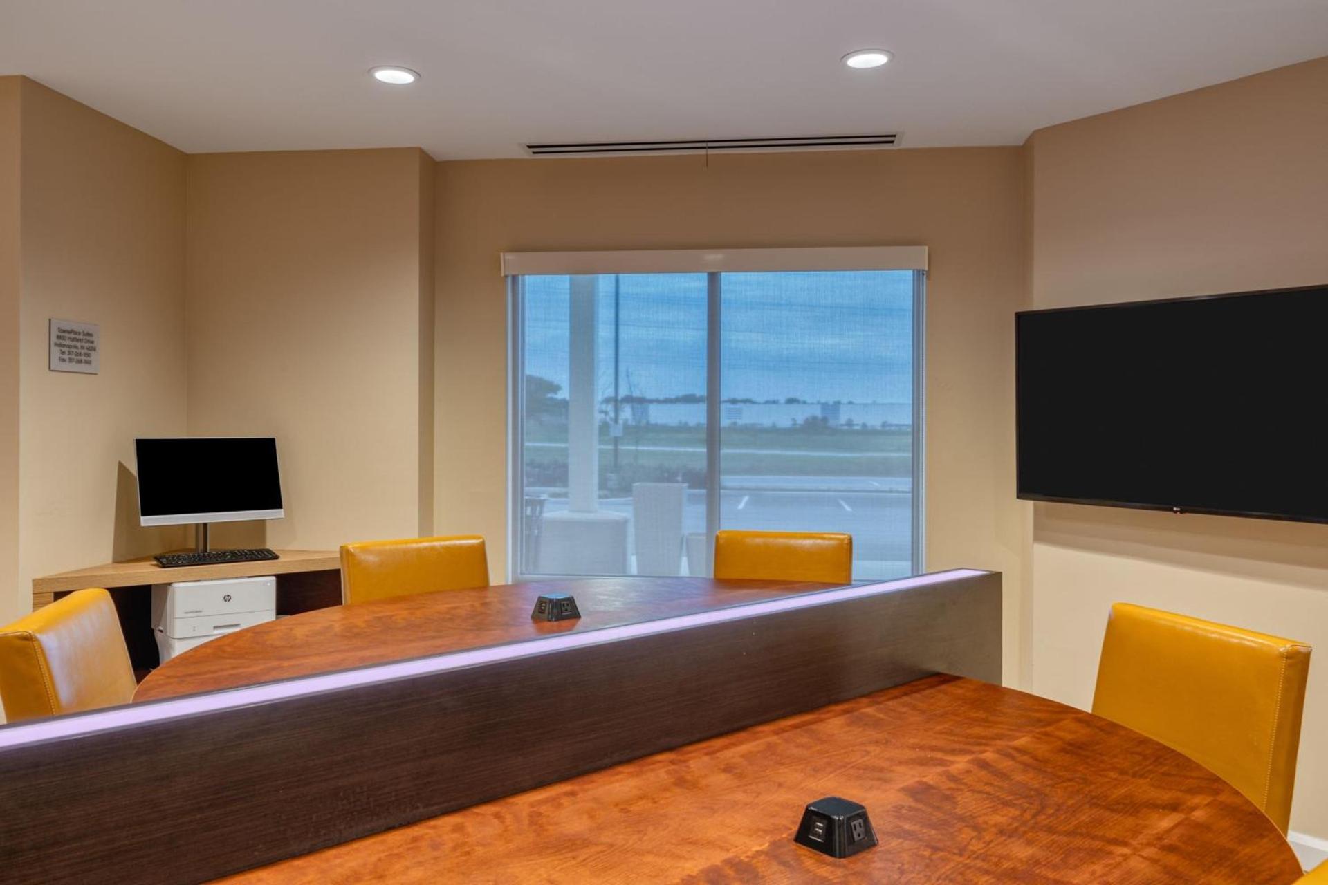 TownePlace Suites by Marriott Indianapolis Airport photo 30