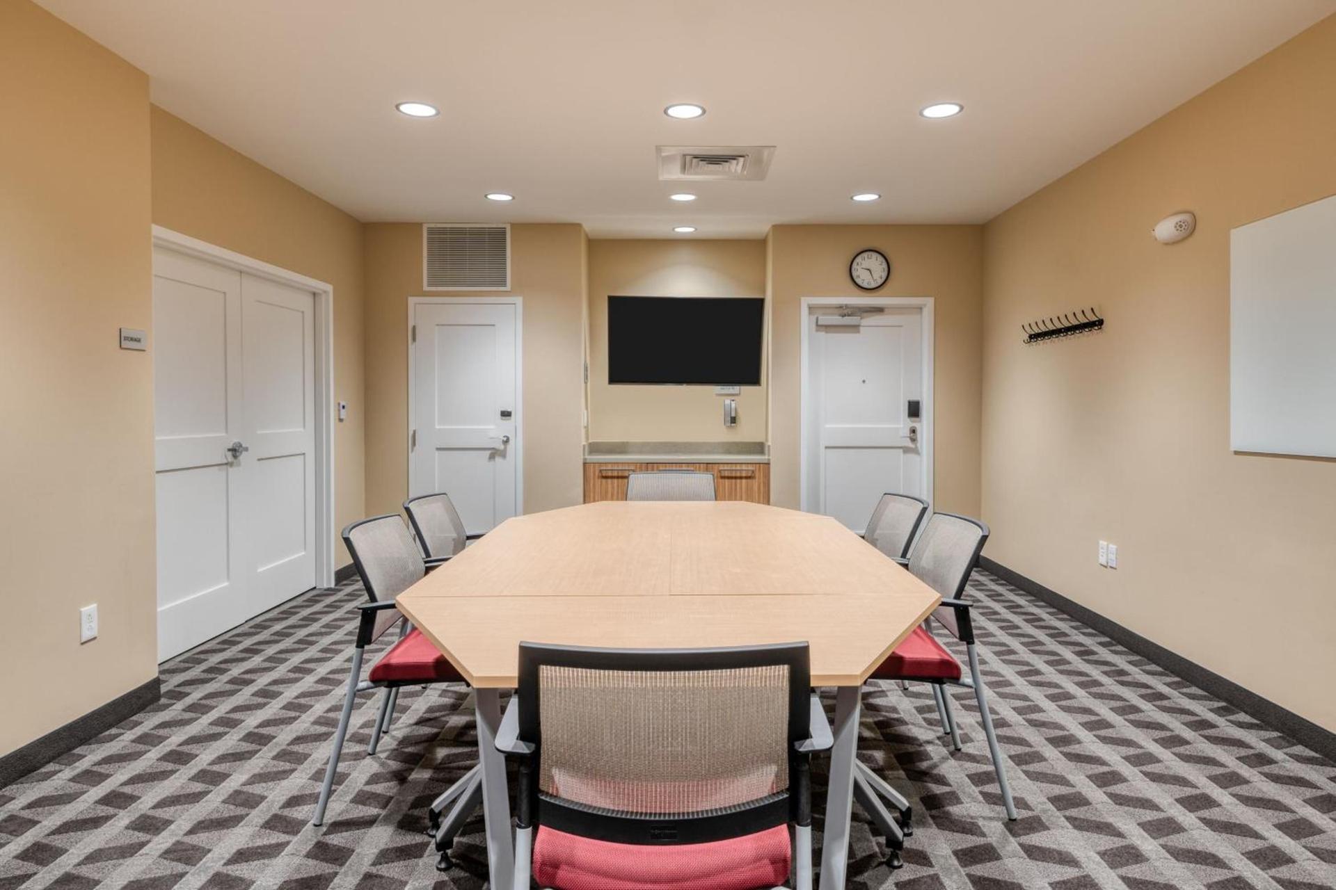 TownePlace Suites by Marriott Indianapolis Airport photo 39
