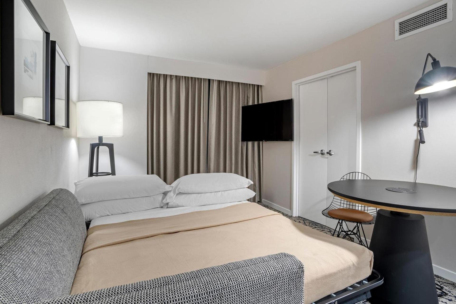 Sheraton Suites Old Town Alexandria photo 26