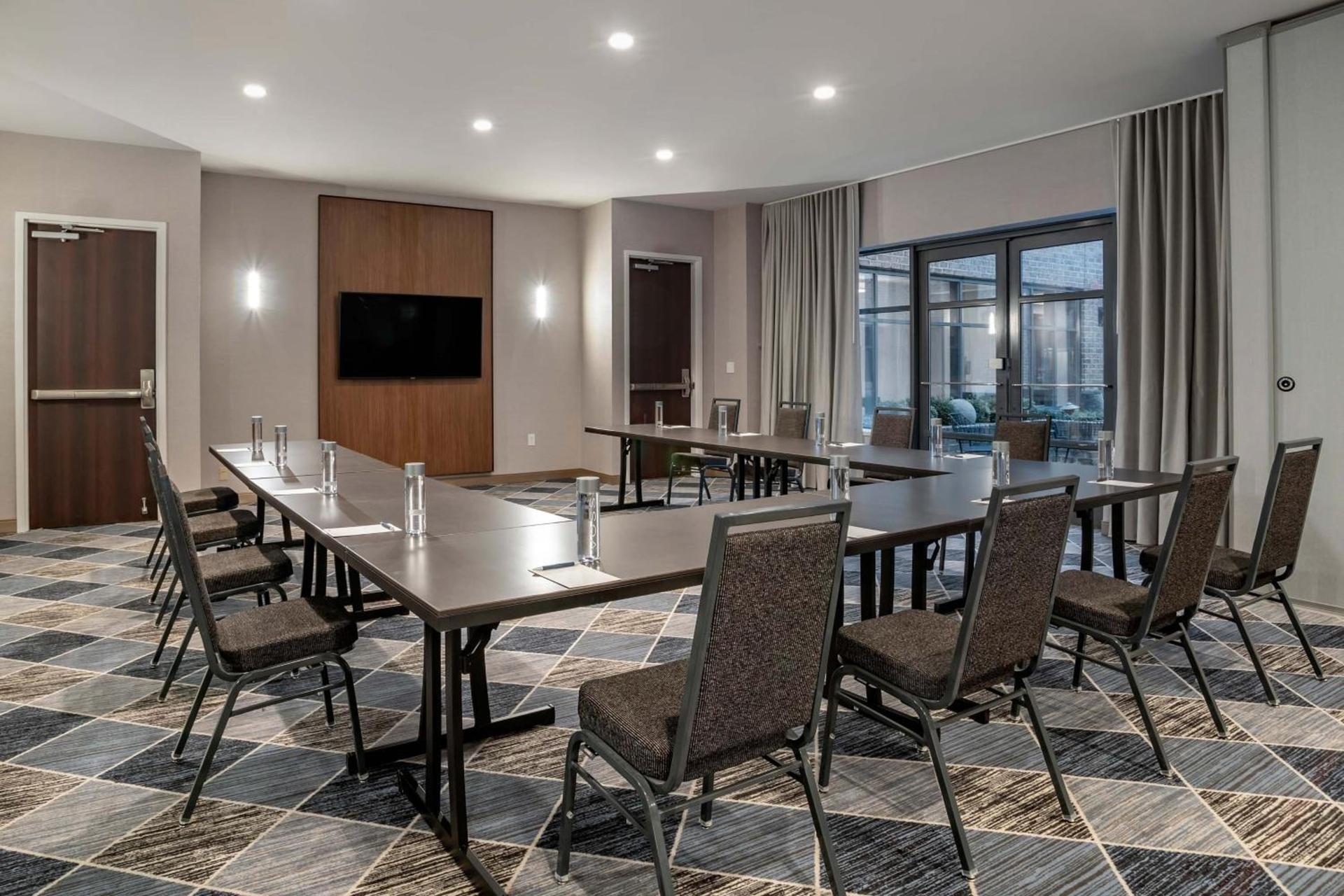 Sheraton Suites Old Town Alexandria photo 53