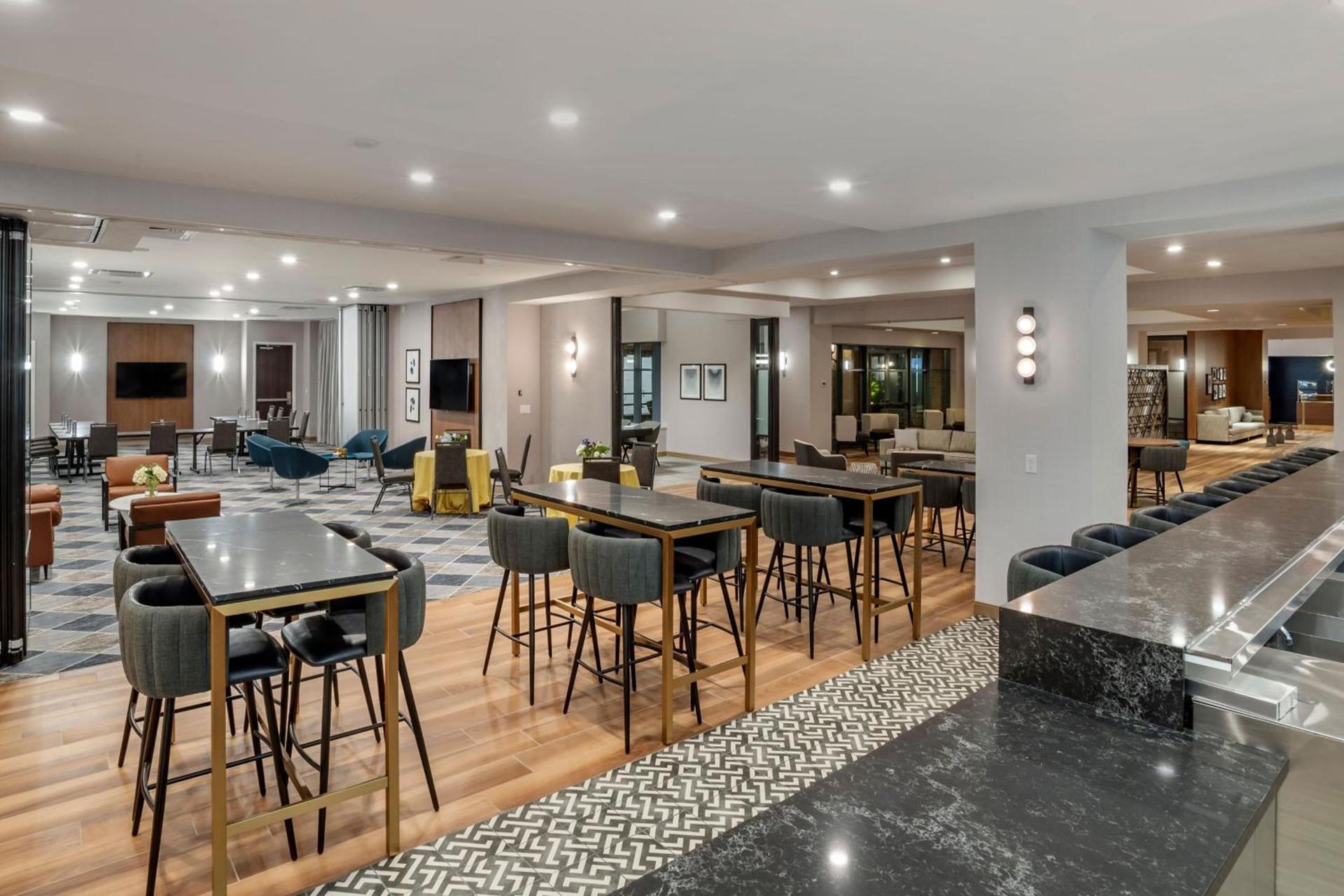 Sheraton Suites Old Town Alexandria photo 57