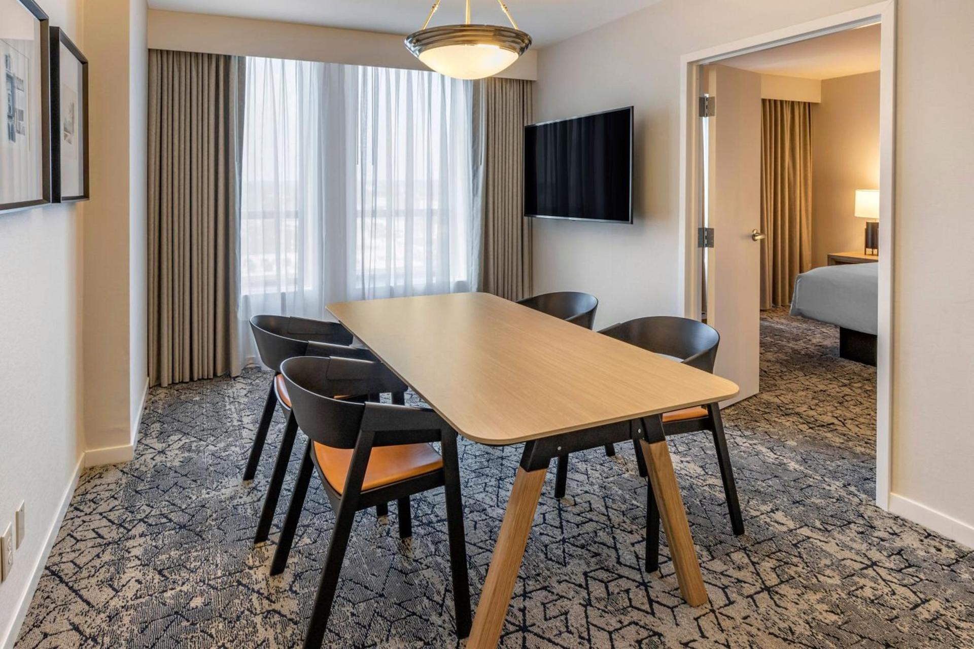 Sheraton Suites Old Town Alexandria photo 12