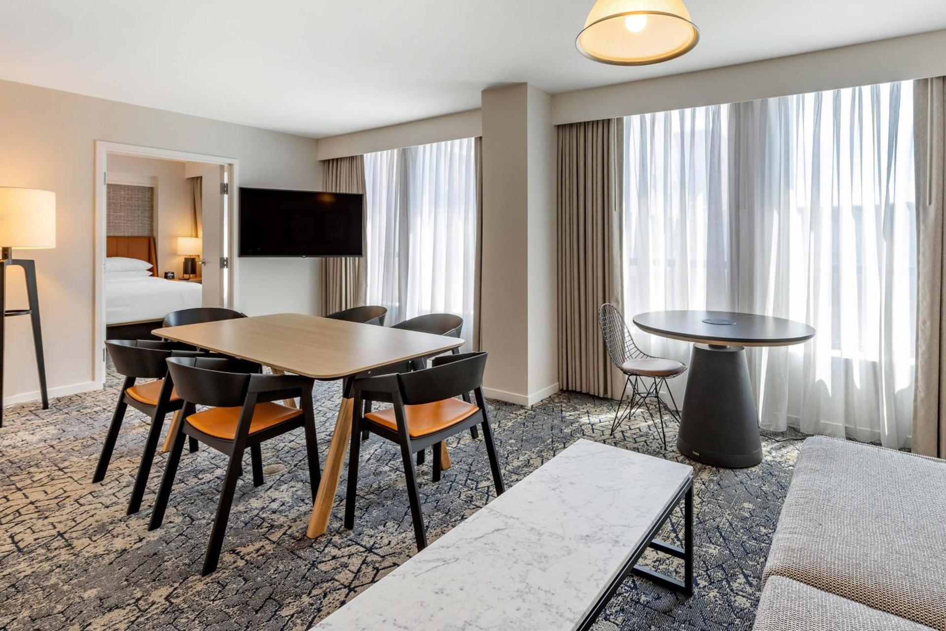 Sheraton Suites Old Town Alexandria photo 11