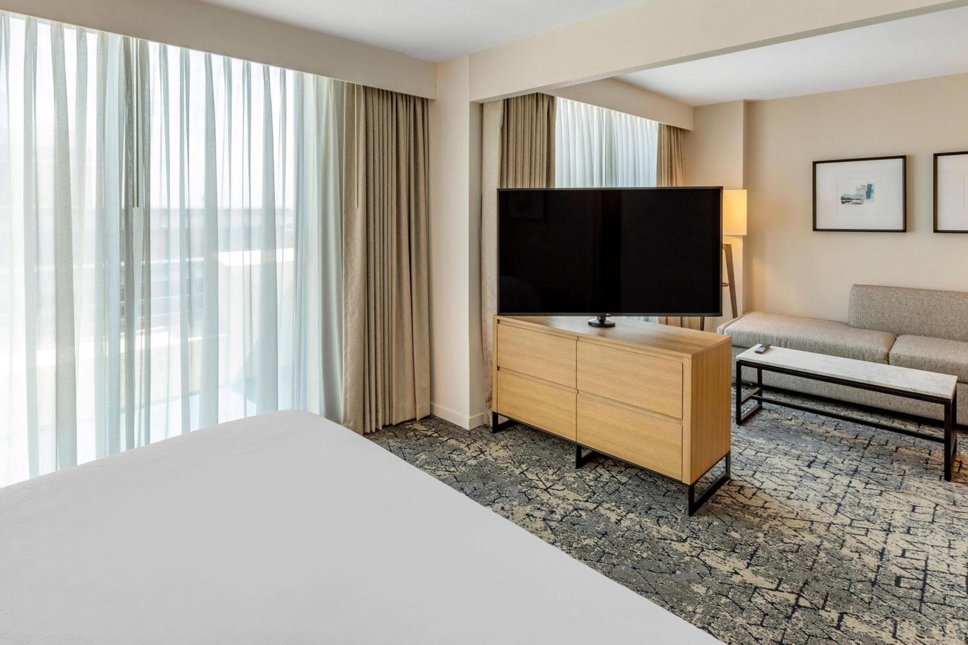 Sheraton Suites Old Town Alexandria photo 19